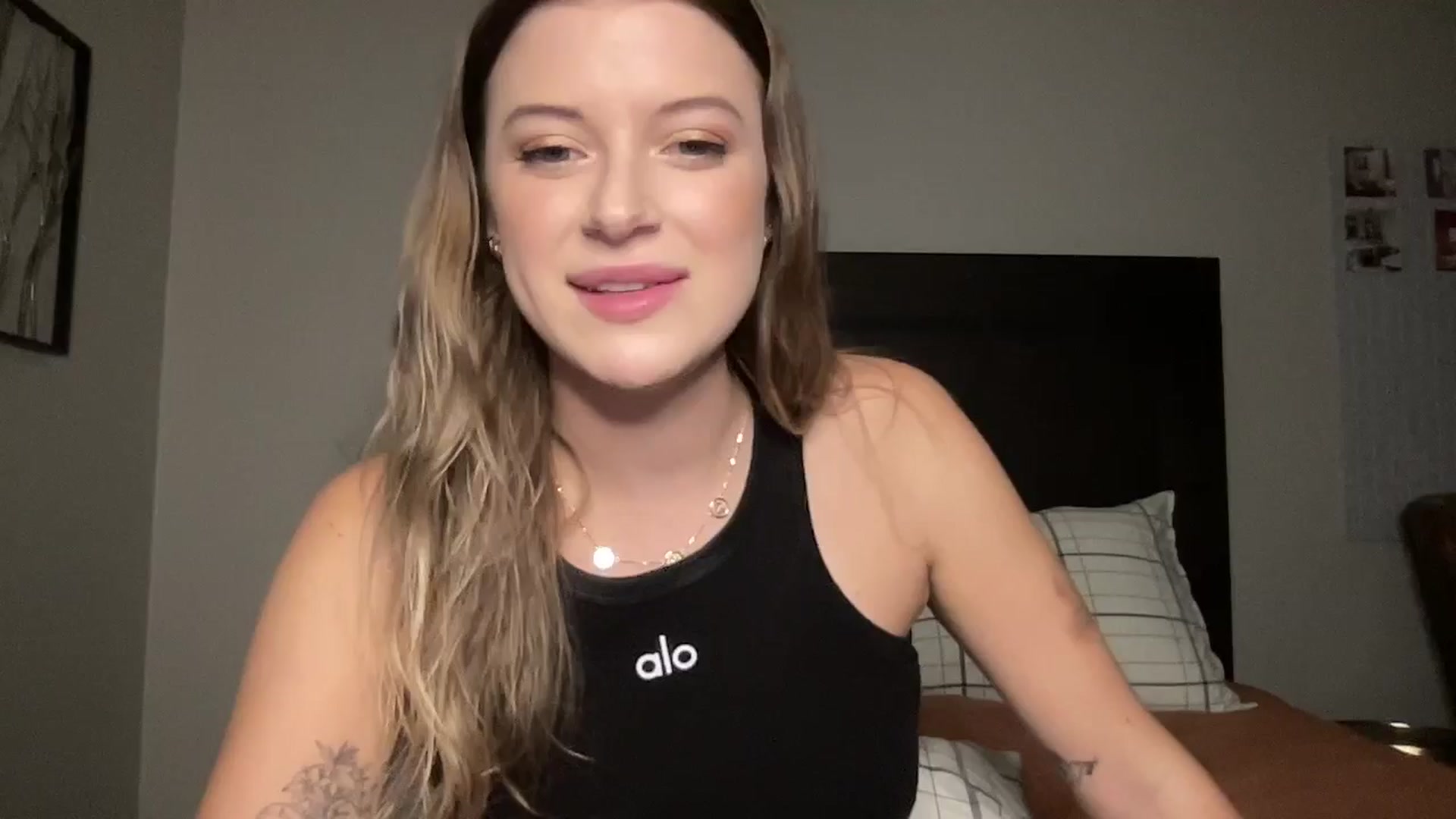 Gallery image thumbnail from rileydepp's myfreecams stream on, 10/28/2025, 24:45 image 12 of 20