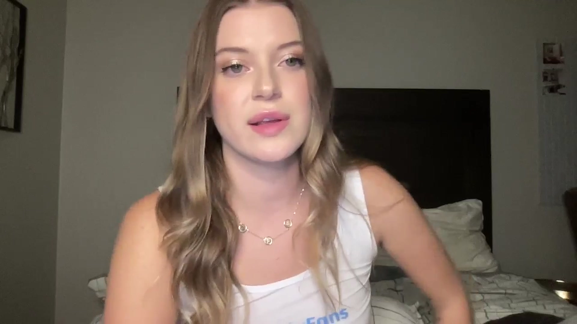 Gallery image thumbnail from rileydepp's myfreecams stream on, 11/18/2025, 01:37 image 17 of 20