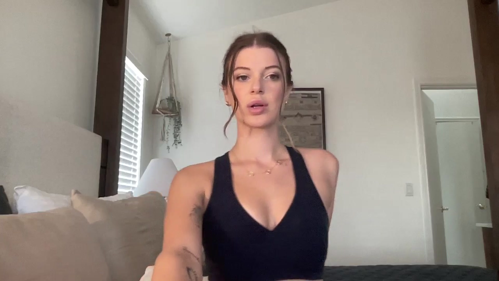 Gallery image thumbnail from rileydepp's myfreecams stream on, 04/28/2026, 24:02 image 16 of 20