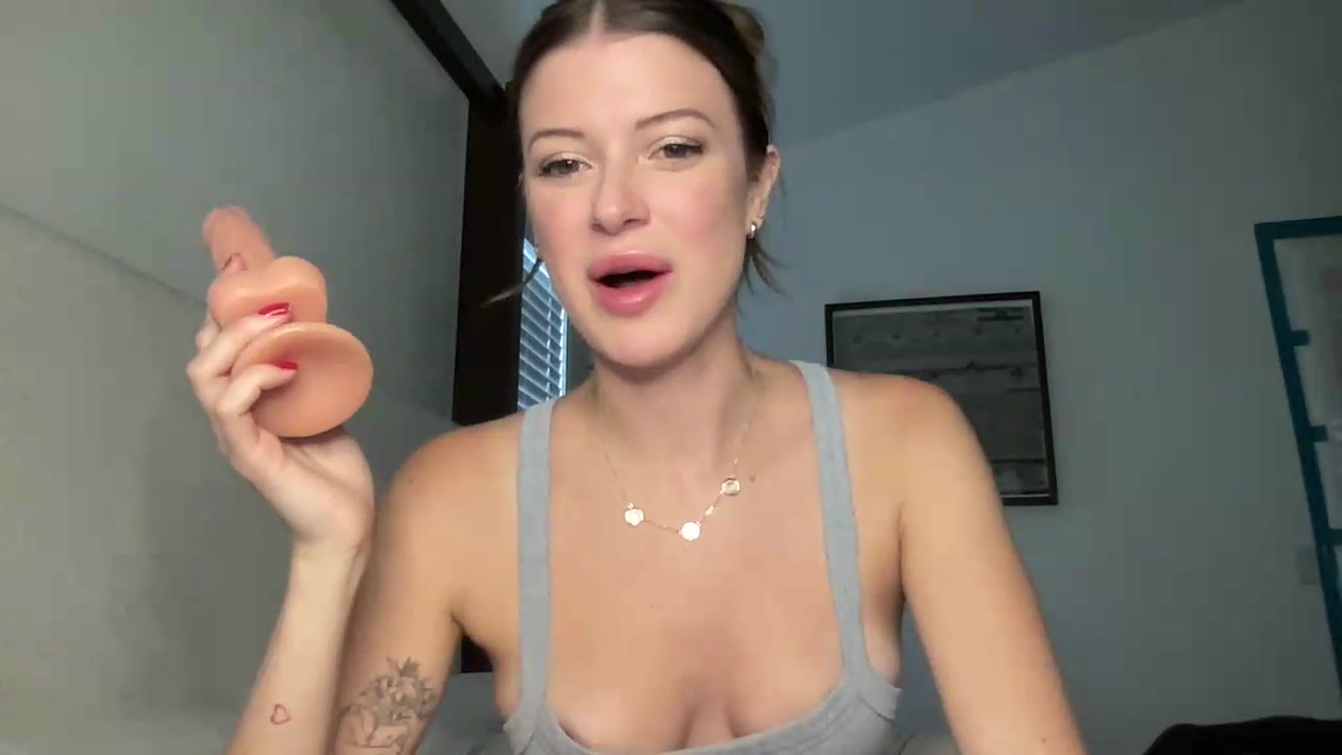 Gallery image thumbnail from rileydepp's myfreecams stream on, 05/28/2026, 22:27 image 7 of 20