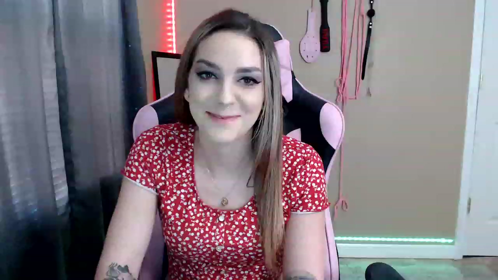 Gallery image thumbnail from rileyhazexxx's myfreecams stream on, 11/25/2022, 19:27 image 20 of 20