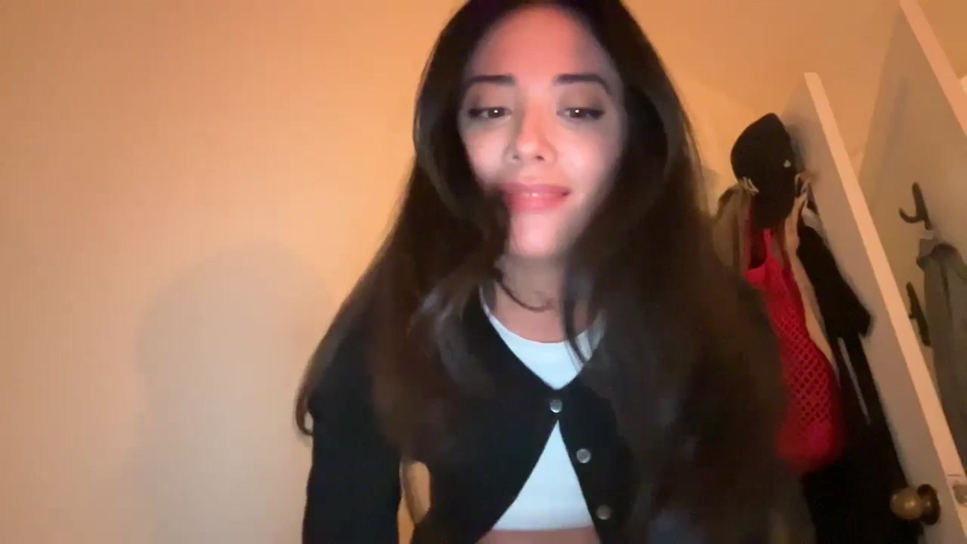Gallery image thumbnail from risingsiren's myfreecams stream on, 12/10/2023, 01:11 image 18 of 20