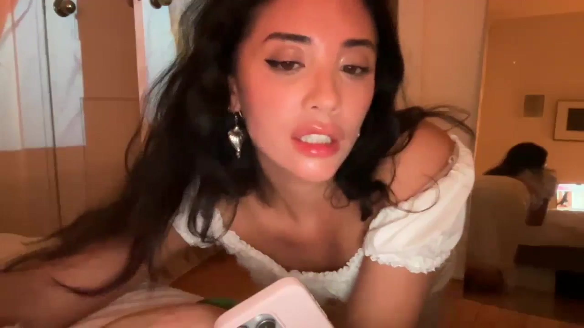 Gallery image thumbnail from risingsiren's myfreecams stream on, 03/09/2024, 03:15 image 6 of 20
