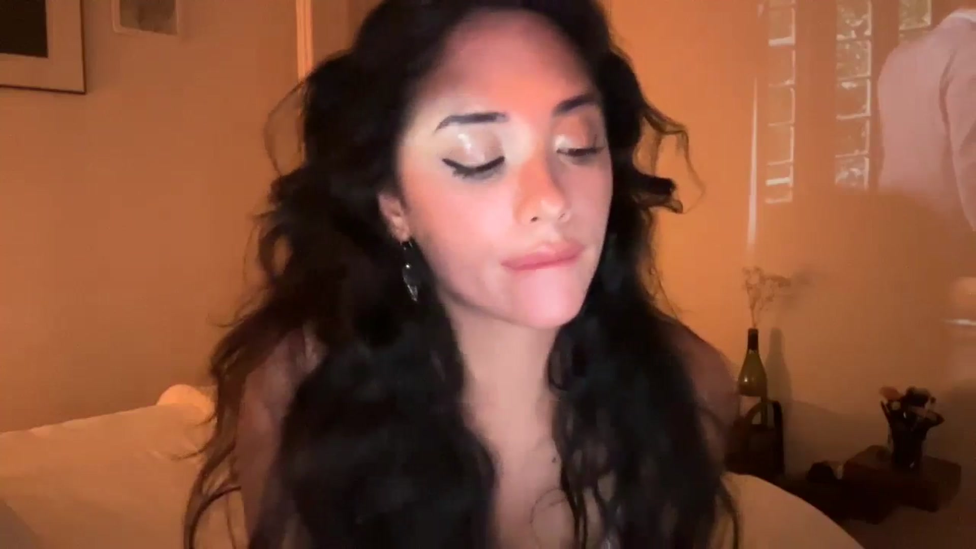 Gallery image thumbnail from risingsiren's myfreecams stream on, 03/09/2024, 03:15 image 17 of 20