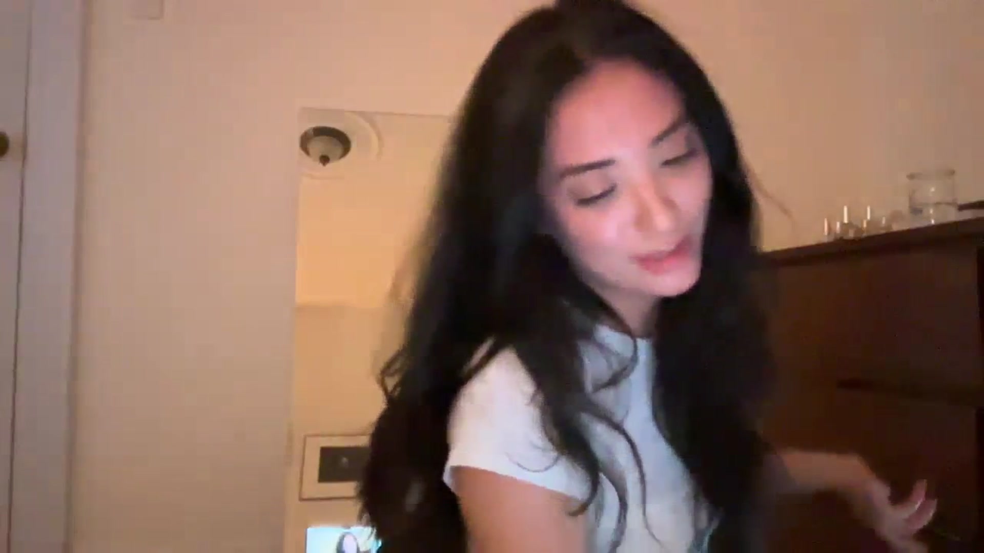 Gallery image thumbnail from risingsiren's myfreecams stream on, 03/23/2024, 01:13 image 5 of 20