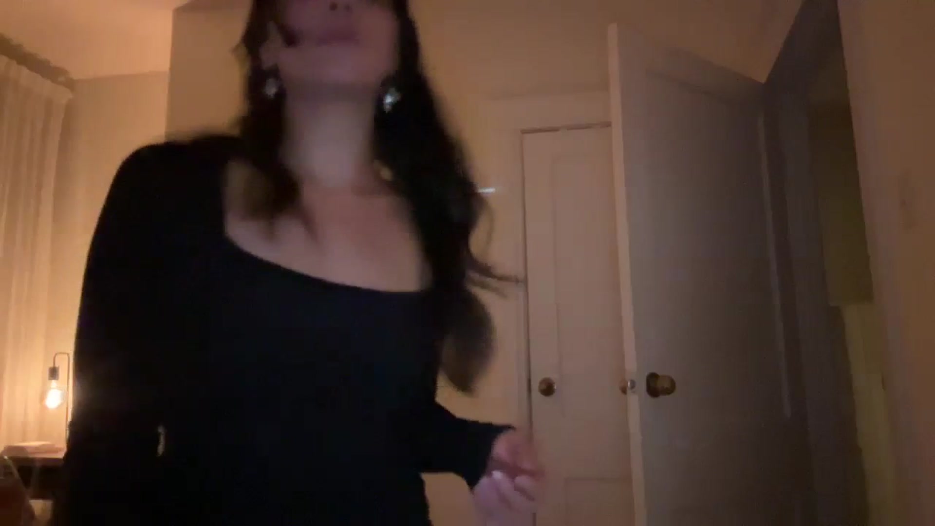 Gallery image thumbnail from risingsiren's myfreecams stream on, 03/23/2024, 02:56 image 13 of 20
