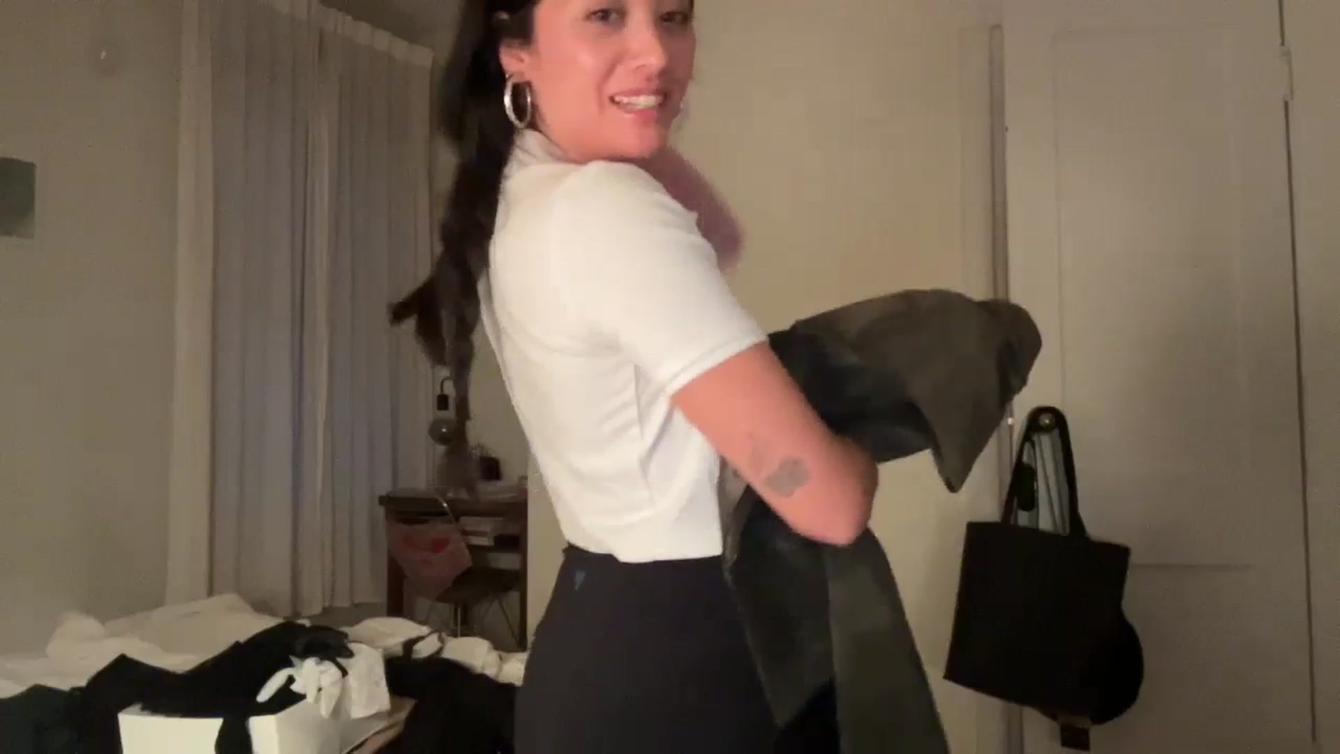 Gallery image thumbnail from risingsiren's myfreecams stream on, 03/24/2024, 24:19 image 11 of 20