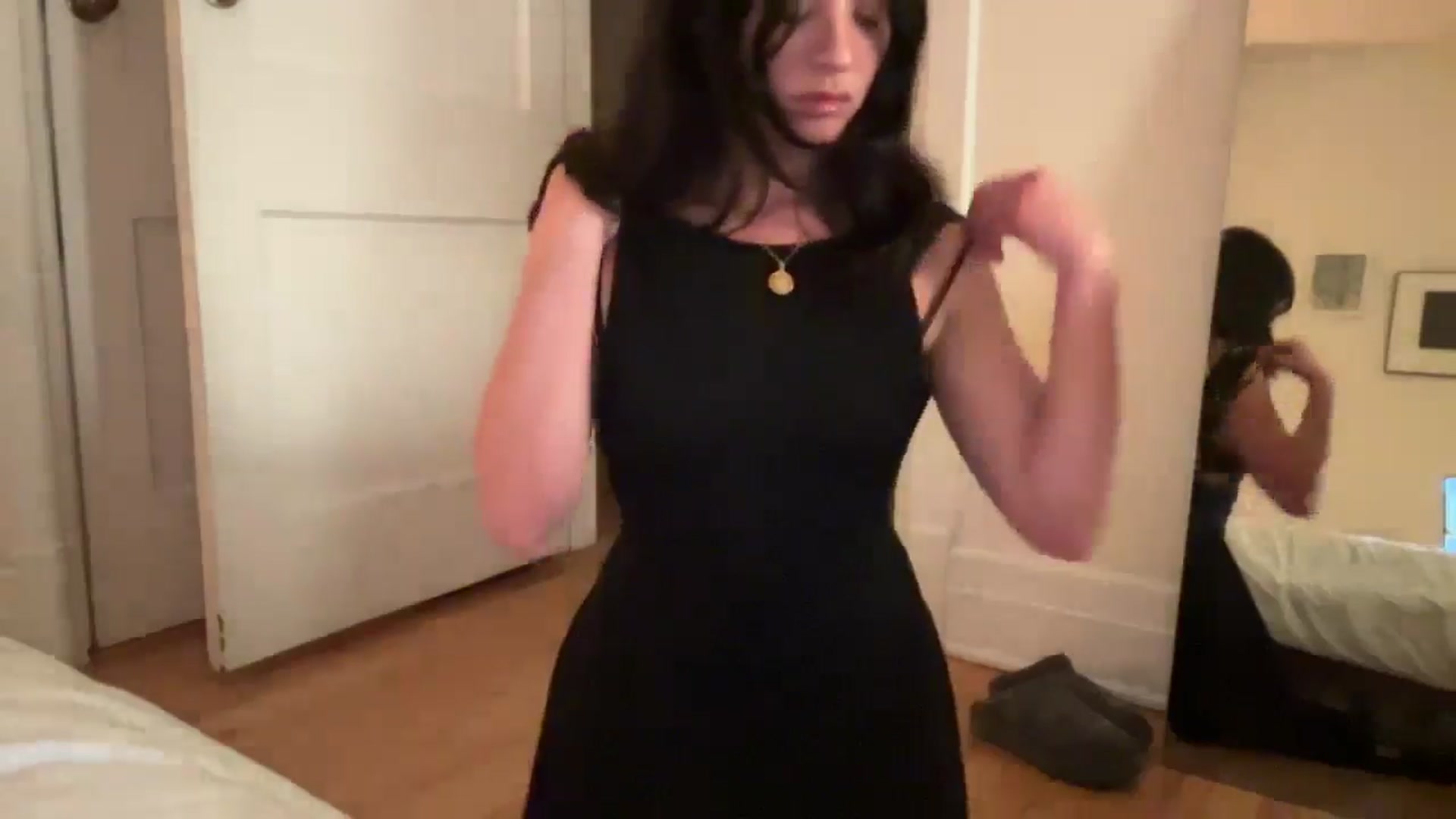 Gallery image thumbnail from risingsiren's myfreecams stream on, 05/04/2024, 02:10 image 7 of 20