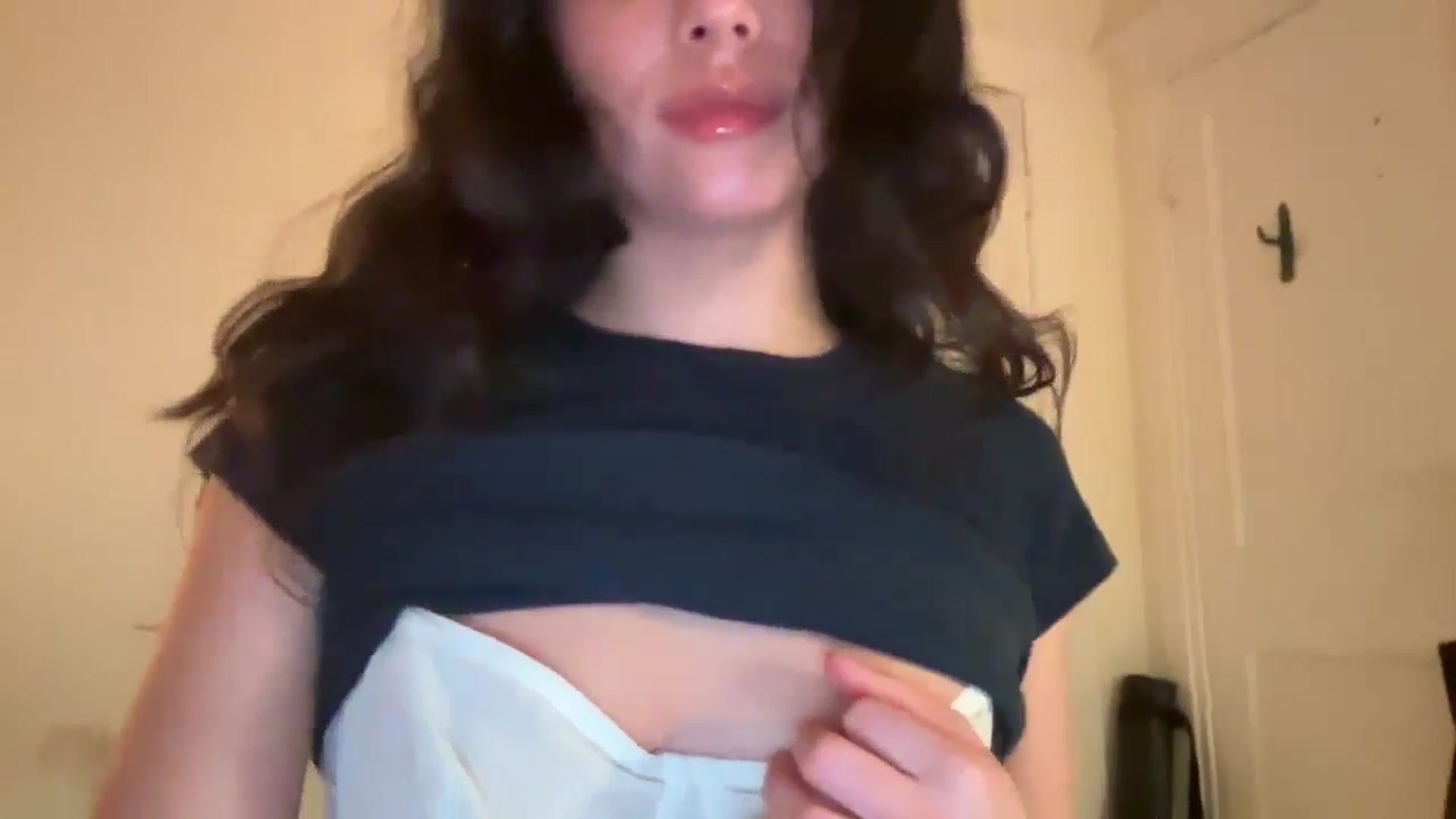 Gallery image thumbnail from risingsiren's myfreecams stream on, 05/11/2024, 02:01 image 19 of 20