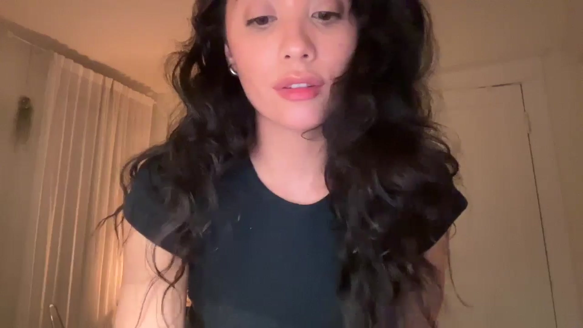 Gallery image thumbnail from risingsiren's myfreecams stream on, 05/11/2024, 02:01 image 9 of 20
