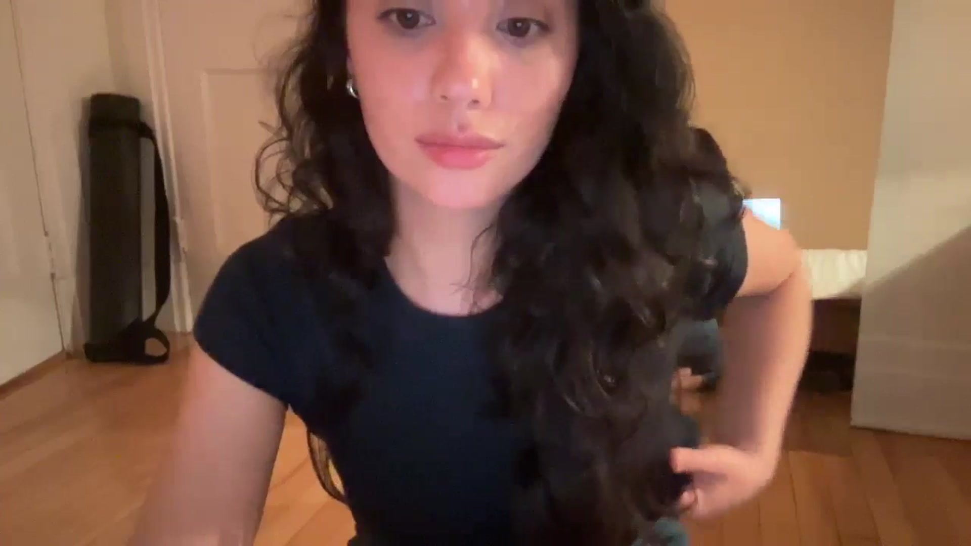 Gallery image thumbnail from risingsiren's myfreecams stream on, 05/11/2024, 02:01 image 5 of 20