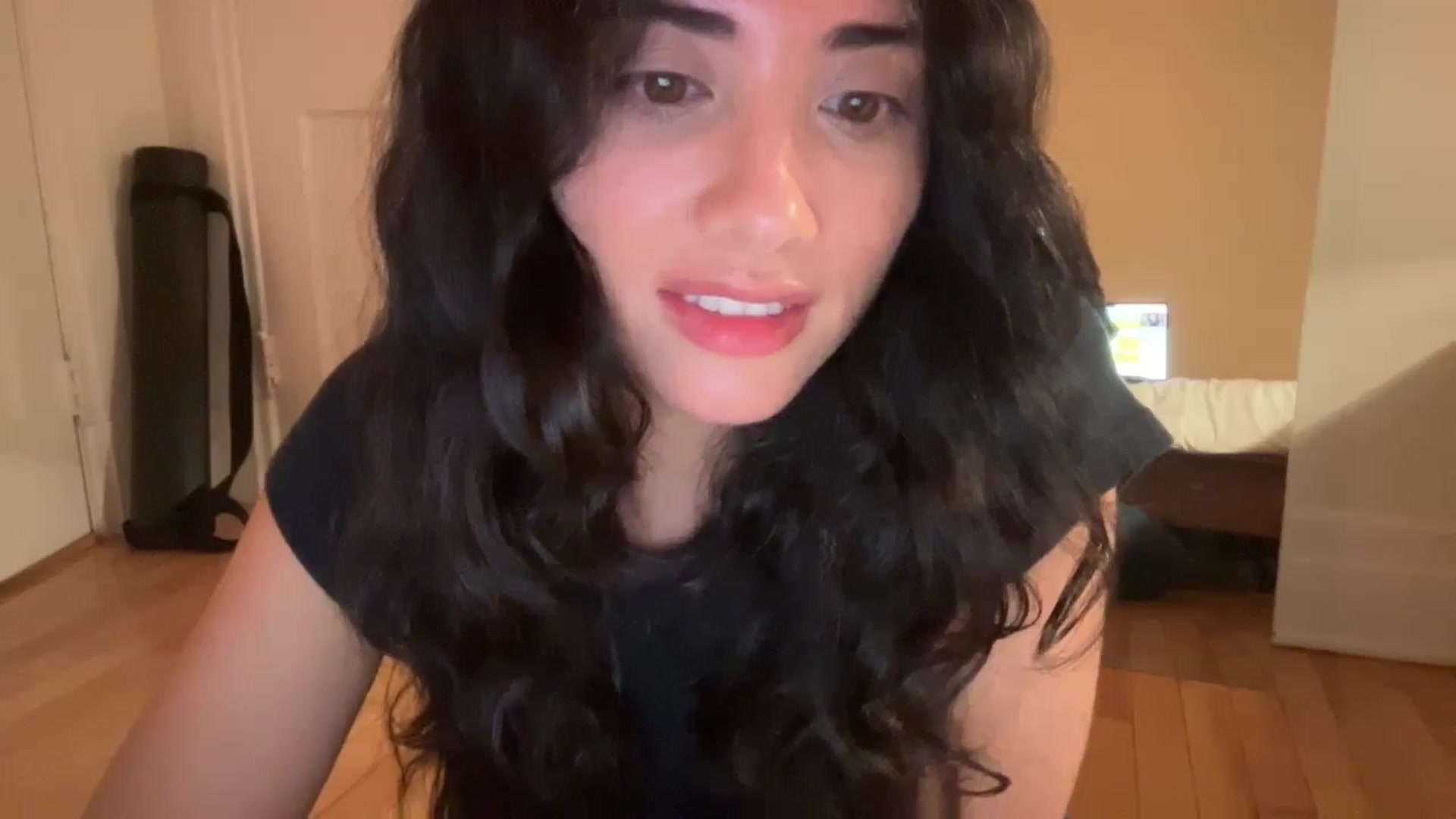 Gallery image thumbnail from risingsiren's myfreecams stream on, 05/11/2024, 02:01 image 3 of 20