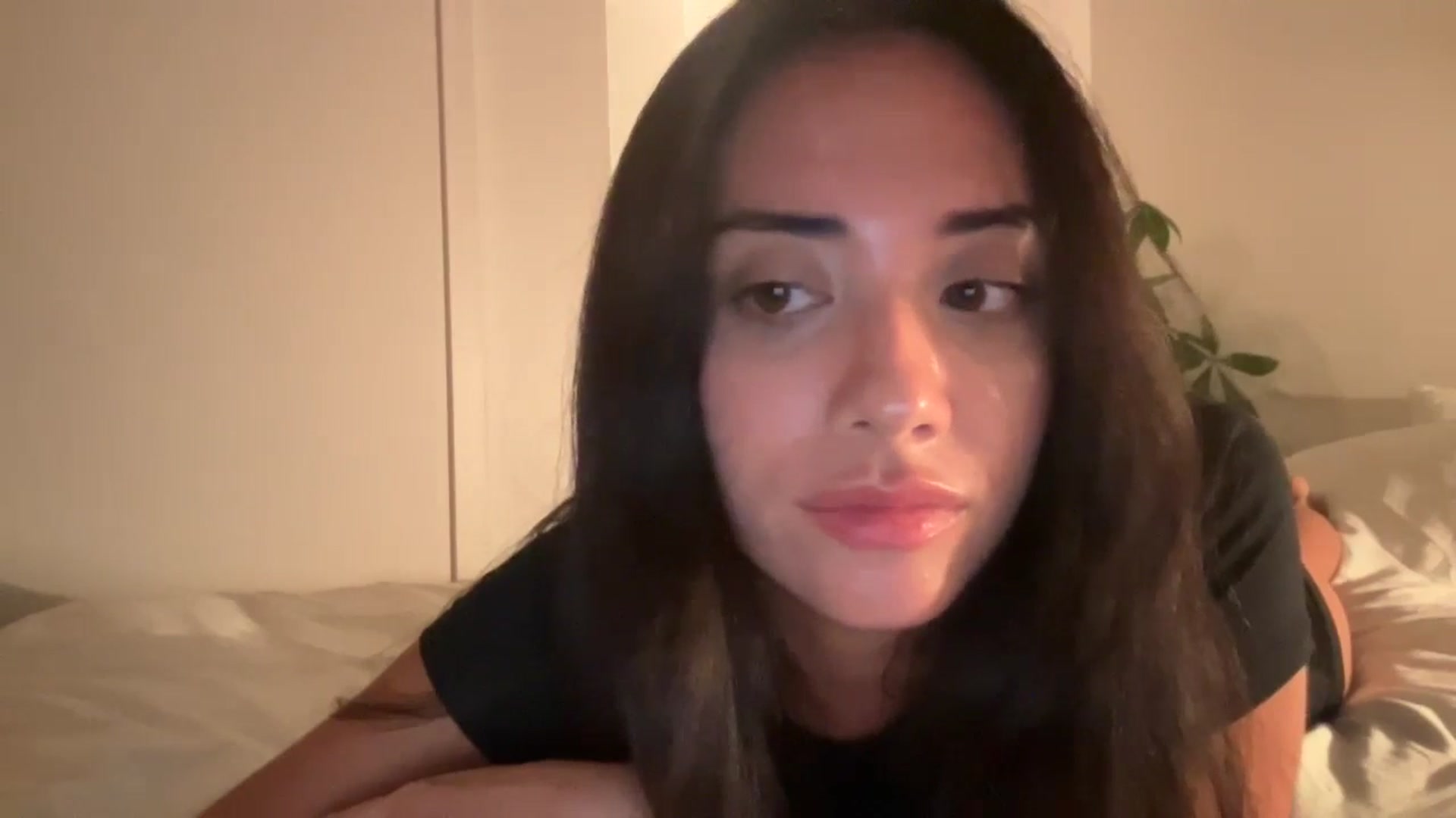 Gallery image thumbnail from risingsiren's myfreecams stream on, 08/25/2024, 01:42 image 8 of 20