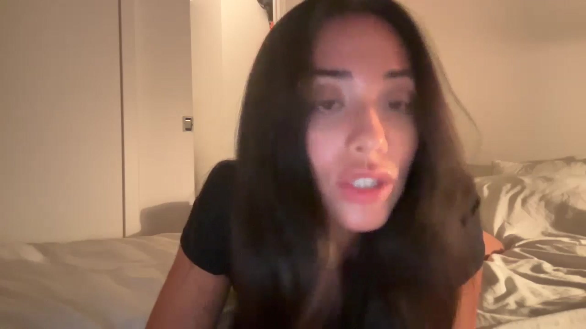 Gallery image thumbnail from risingsiren's myfreecams stream on, 08/25/2024, 01:42 image 10 of 20