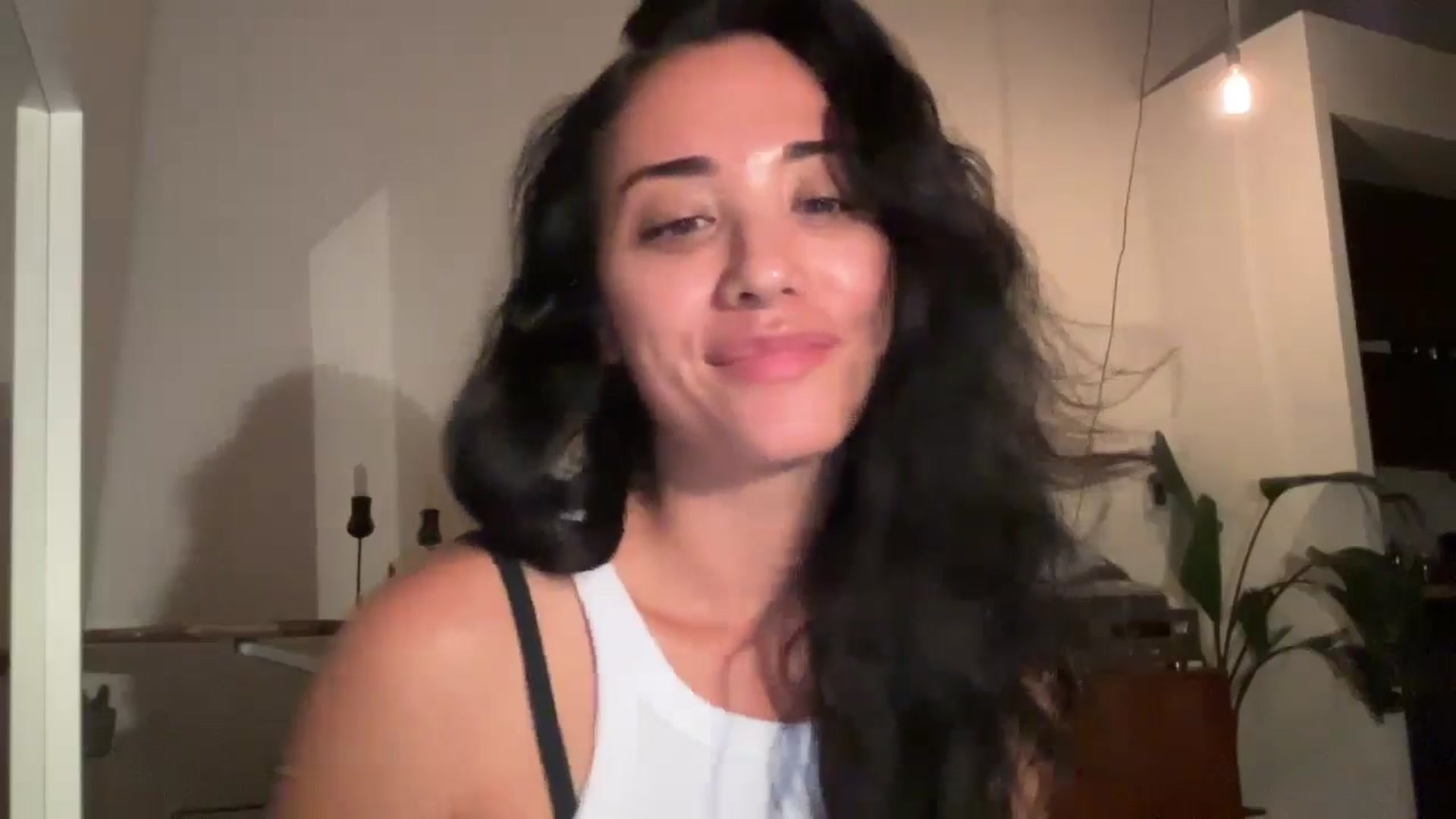 Gallery image thumbnail from risingsiren's myfreecams stream on, 09/28/2024, 24:34 image 8 of 20