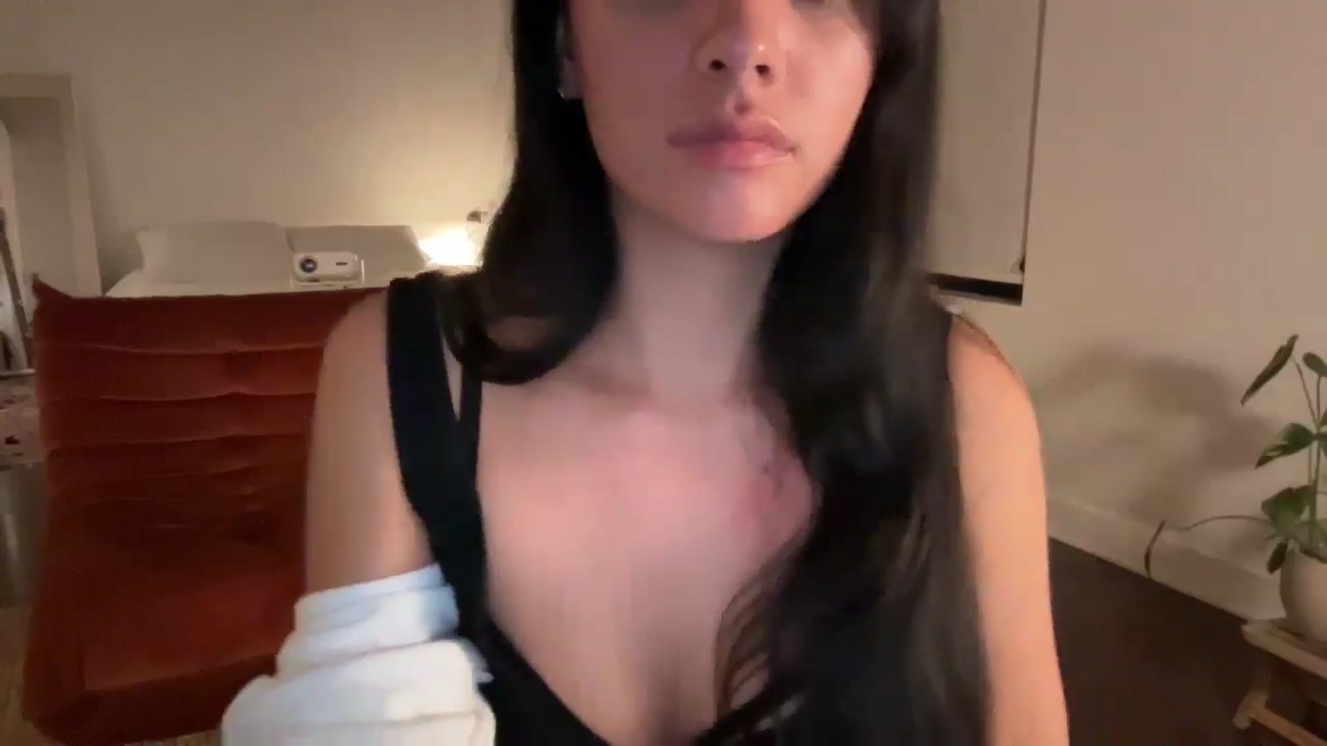Gallery image thumbnail from risingsiren's myfreecams stream on, 12/14/2024, 04:12 image 6 of 20