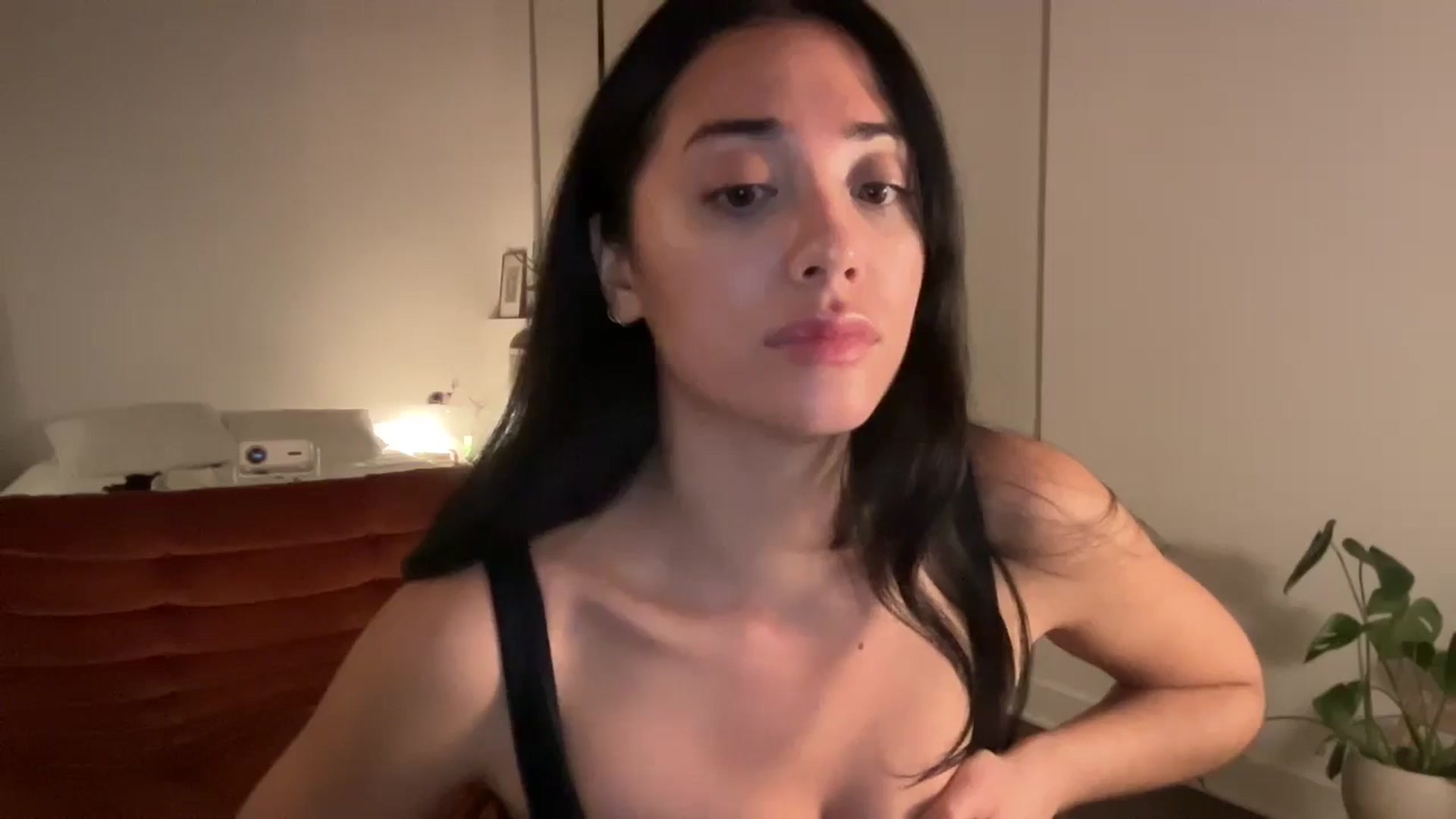 Gallery image thumbnail from risingsiren's myfreecams stream on, 12/14/2024, 04:12 image 12 of 20
