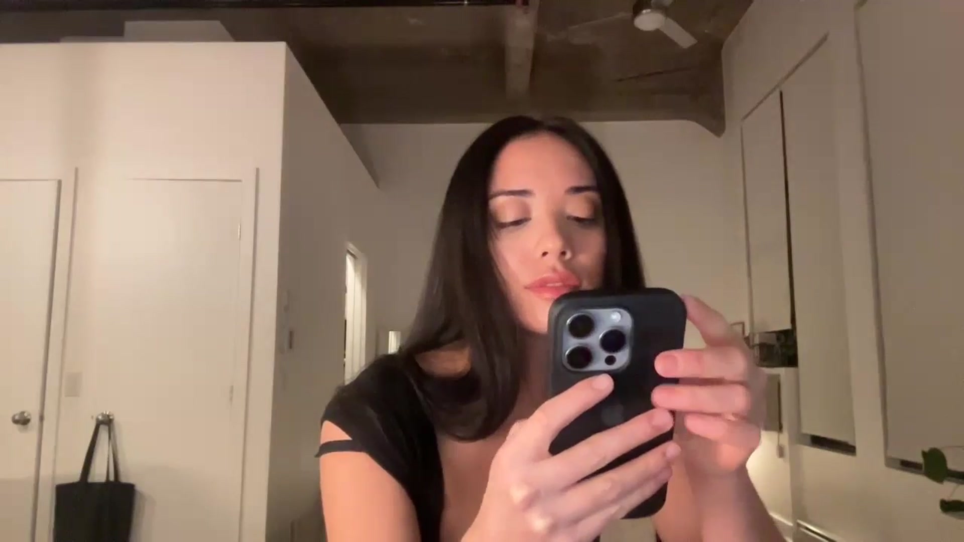Gallery image thumbnail from risingsiren's myfreecams stream on, 01/05/2025, 03:06 image 9 of 20