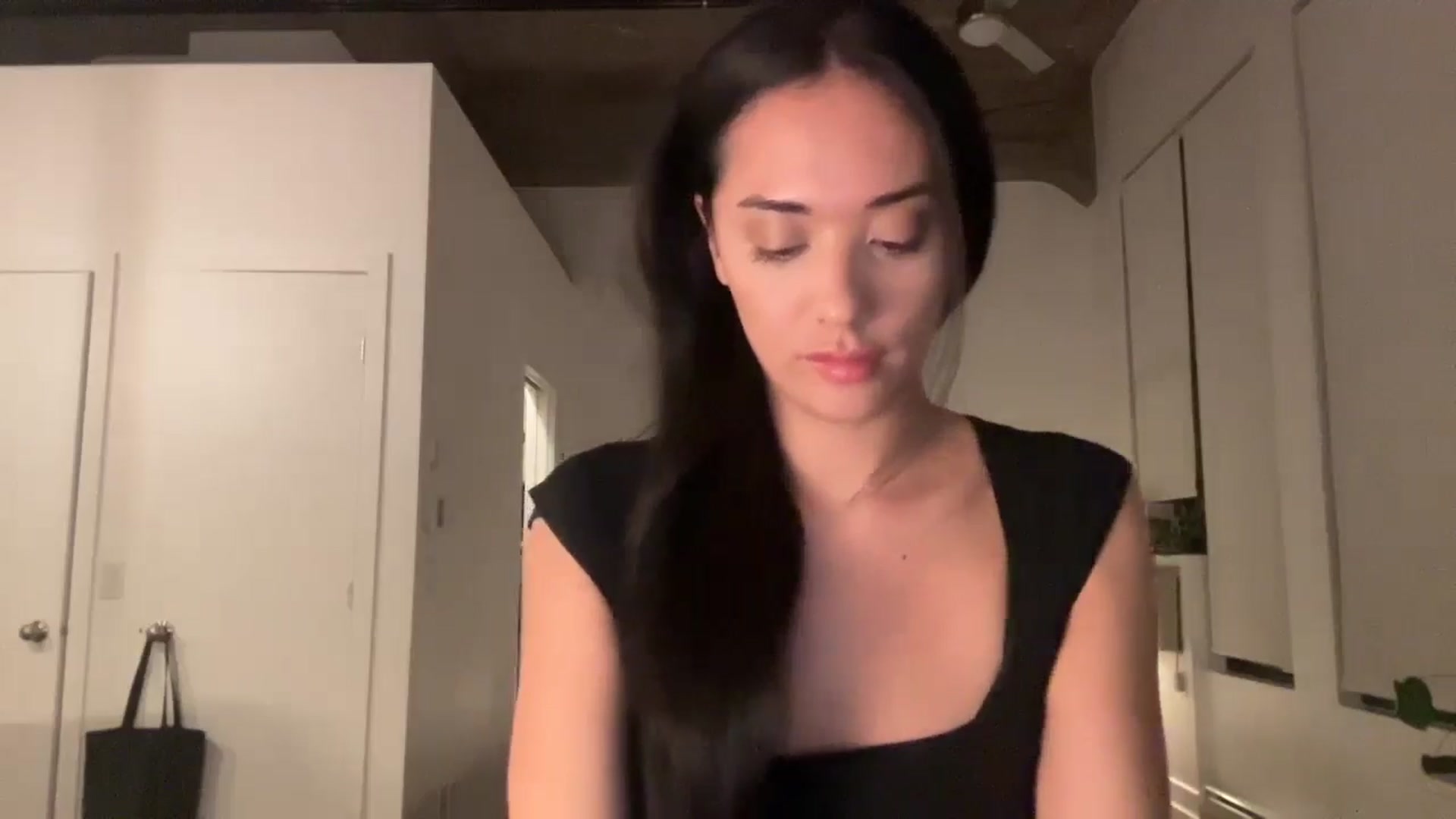 Gallery image thumbnail from risingsiren's myfreecams stream on, 01/05/2025, 03:06 image 5 of 20