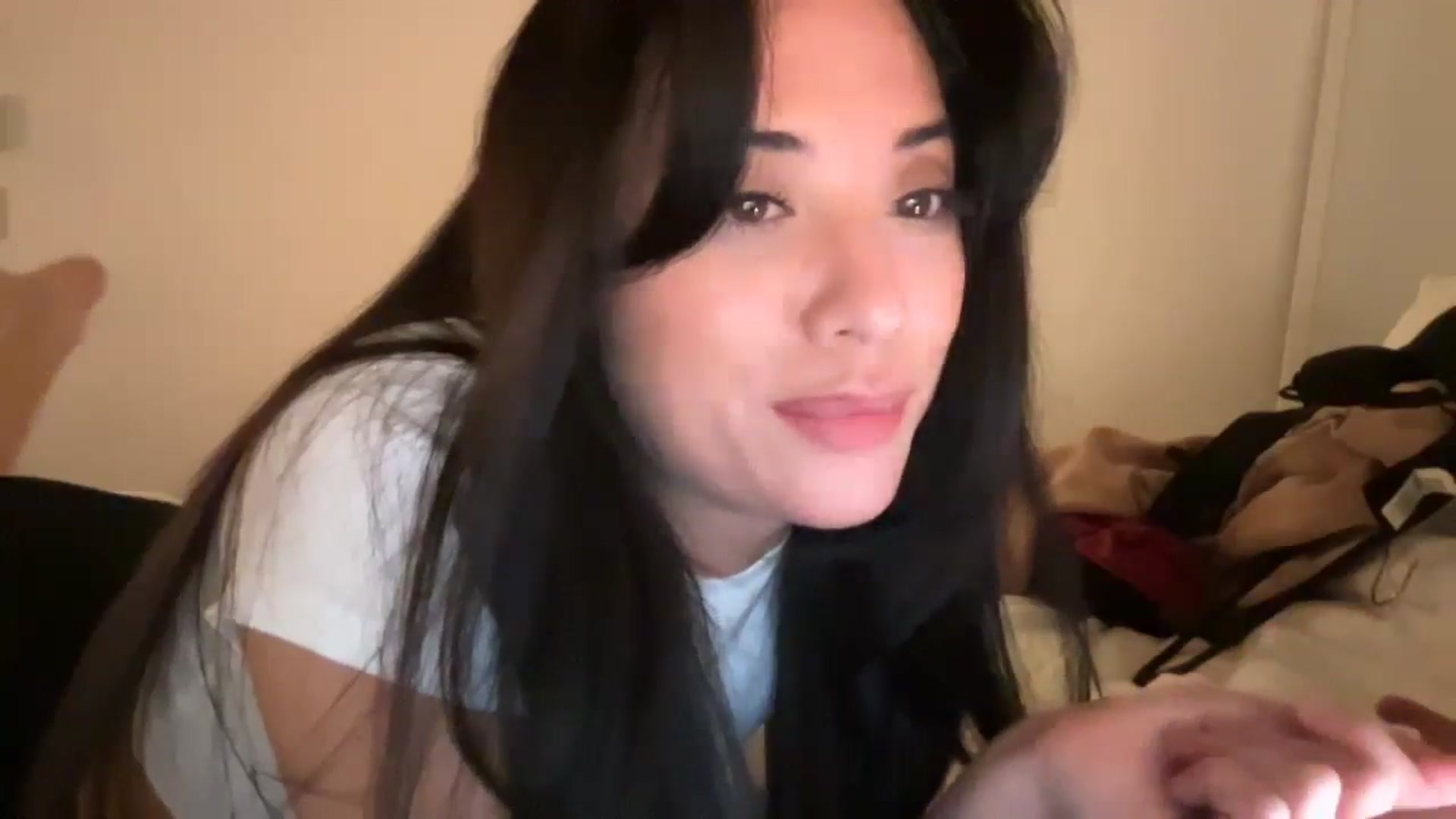 Gallery image thumbnail from risingsiren's myfreecams stream on, 01/26/2025, 03:29 image 16 of 20