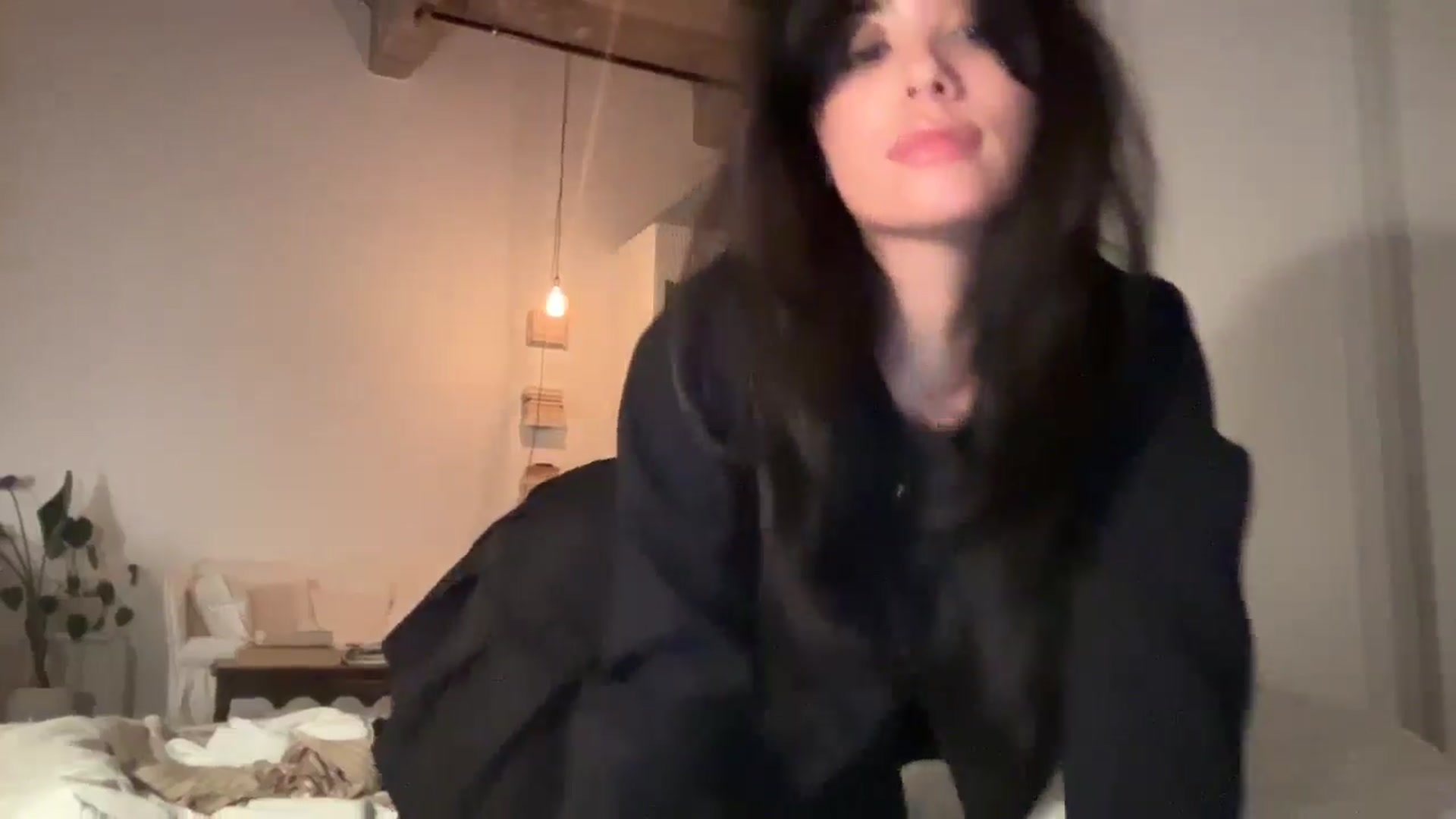 Gallery image thumbnail from risingsiren's myfreecams stream on, 02/15/2025, 04:43 image 13 of 20