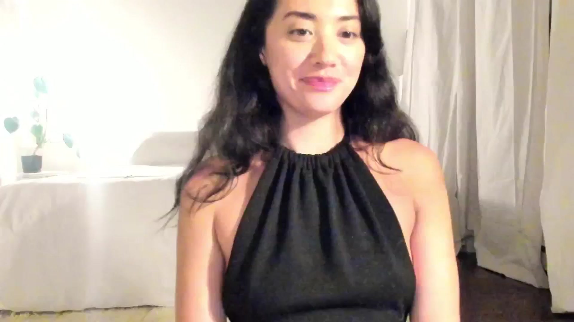 Gallery image thumbnail from risingsiren's myfreecams stream on, 06/28/2025, 03:36 image 3 of 20