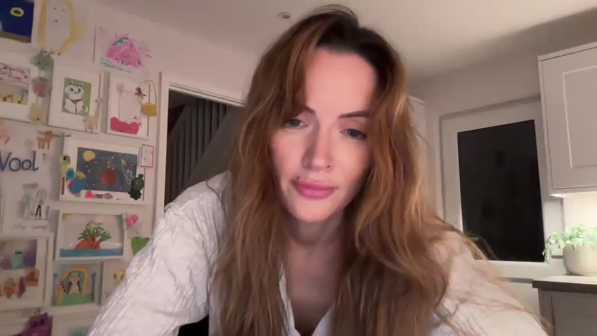 Gallery image thumbnail from robinhoodBTR's myfreecams stream on, 05/31/2025, 23:35 image 12 of 20