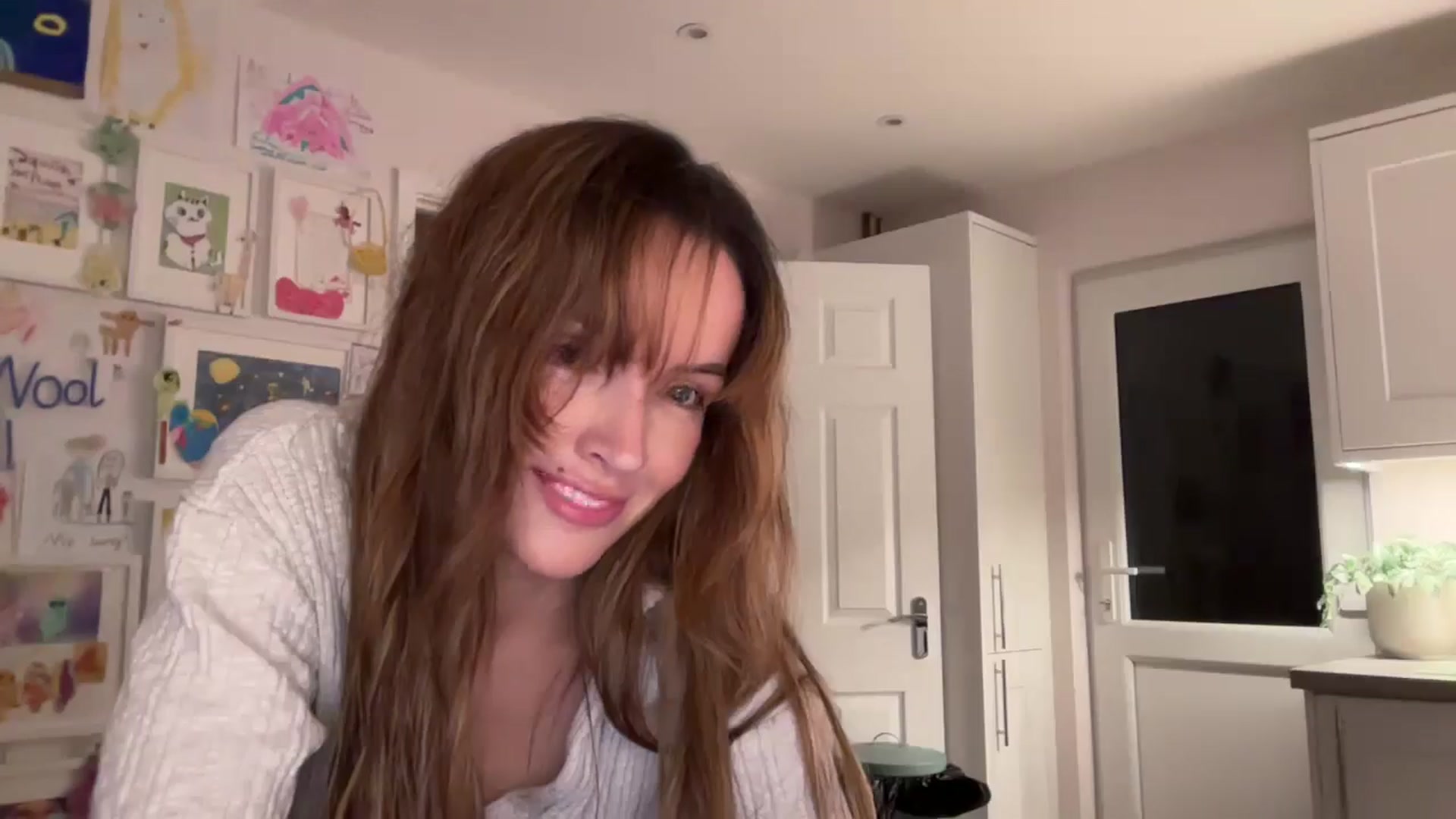 Gallery image thumbnail from robinhoodBTR's myfreecams stream on, 05/31/2025, 23:35 image 8 of 20
