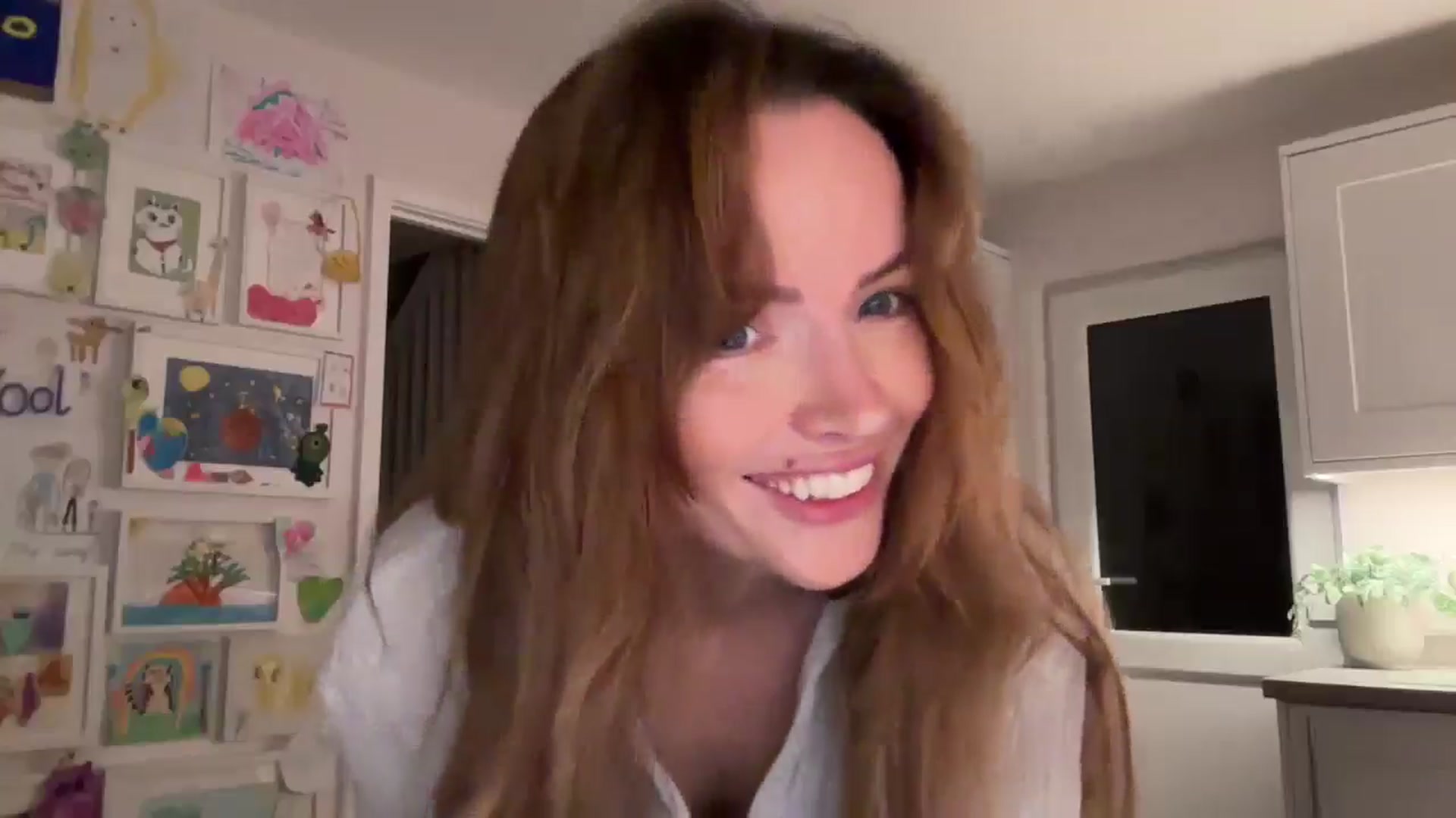 Gallery image thumbnail from robinhoodBTR's myfreecams stream on, 05/31/2025, 23:35 image 13 of 20