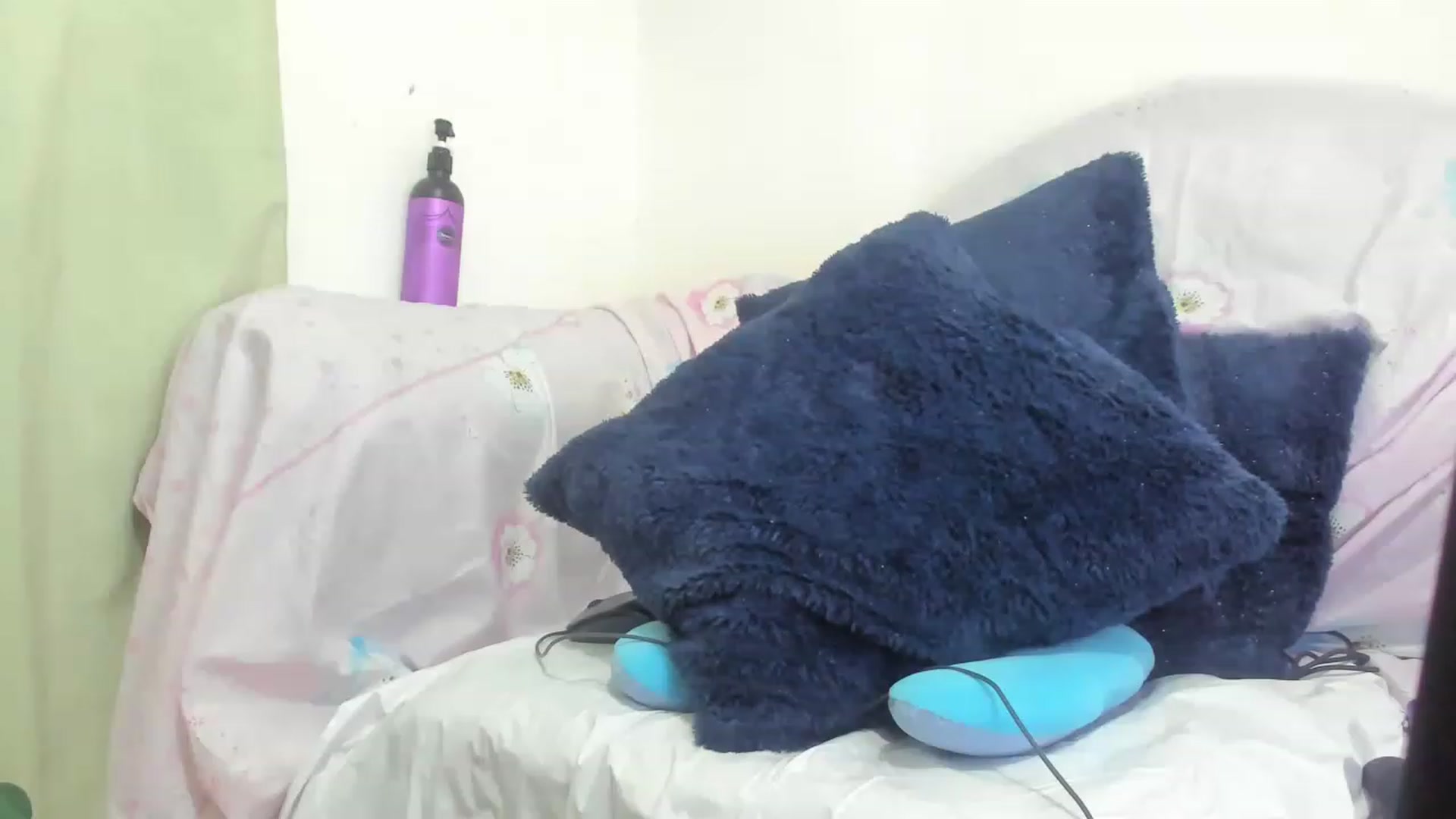 Gallery image thumbnail from rockerlover69's myfreecams stream on, 03/16/2023, 20:28 image 10 of 20