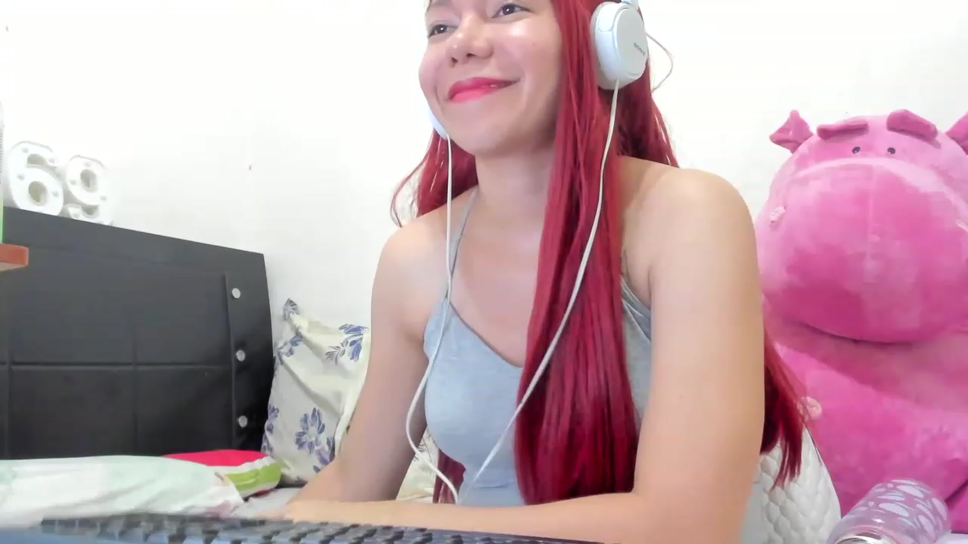 Gallery image thumbnail from rockerlover69's myfreecams stream on, 04/16/2023, 23:24 image 18 of 20