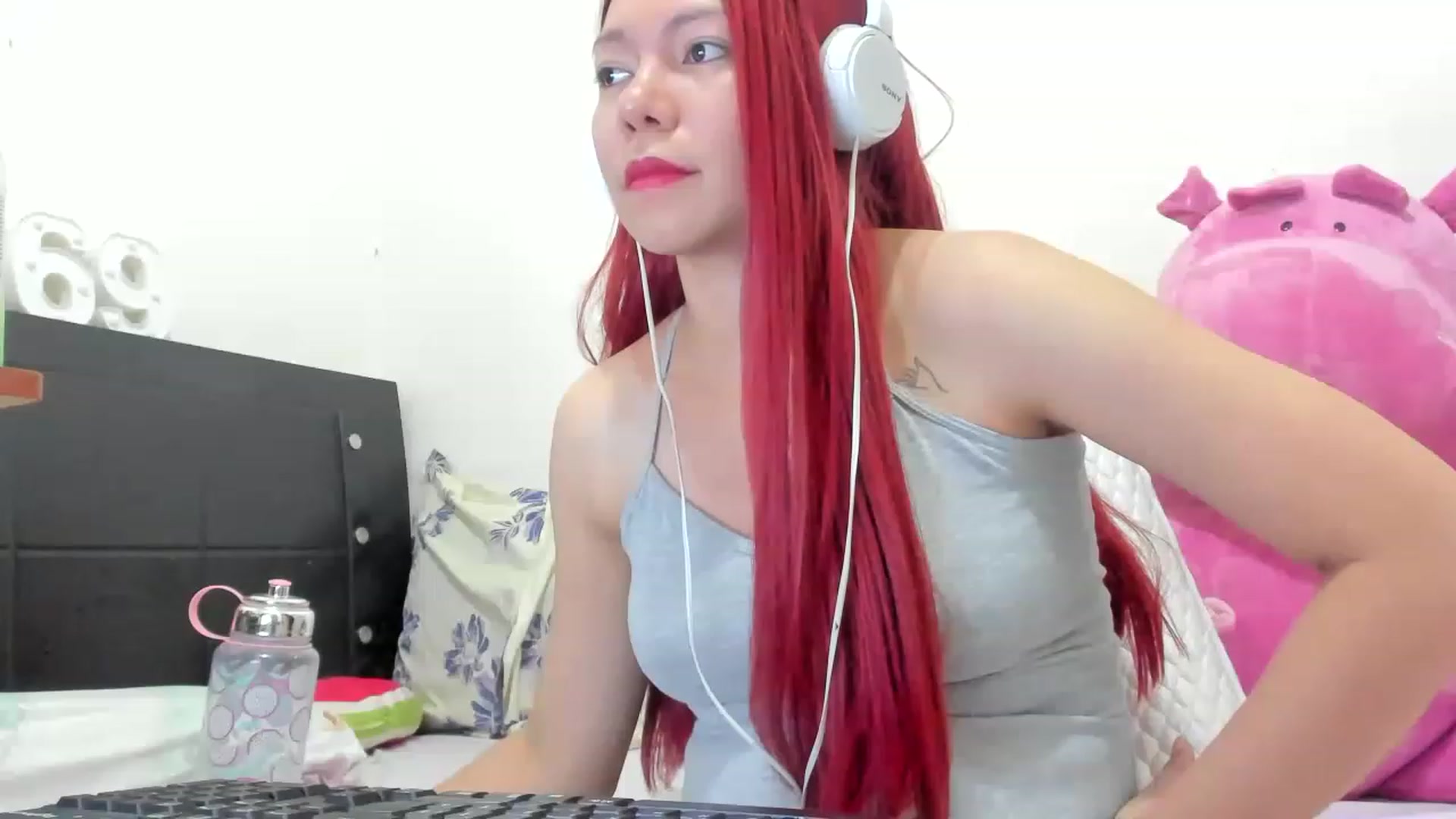Gallery image thumbnail from rockerlover69's myfreecams stream on, 04/16/2023, 23:24 image 15 of 20
