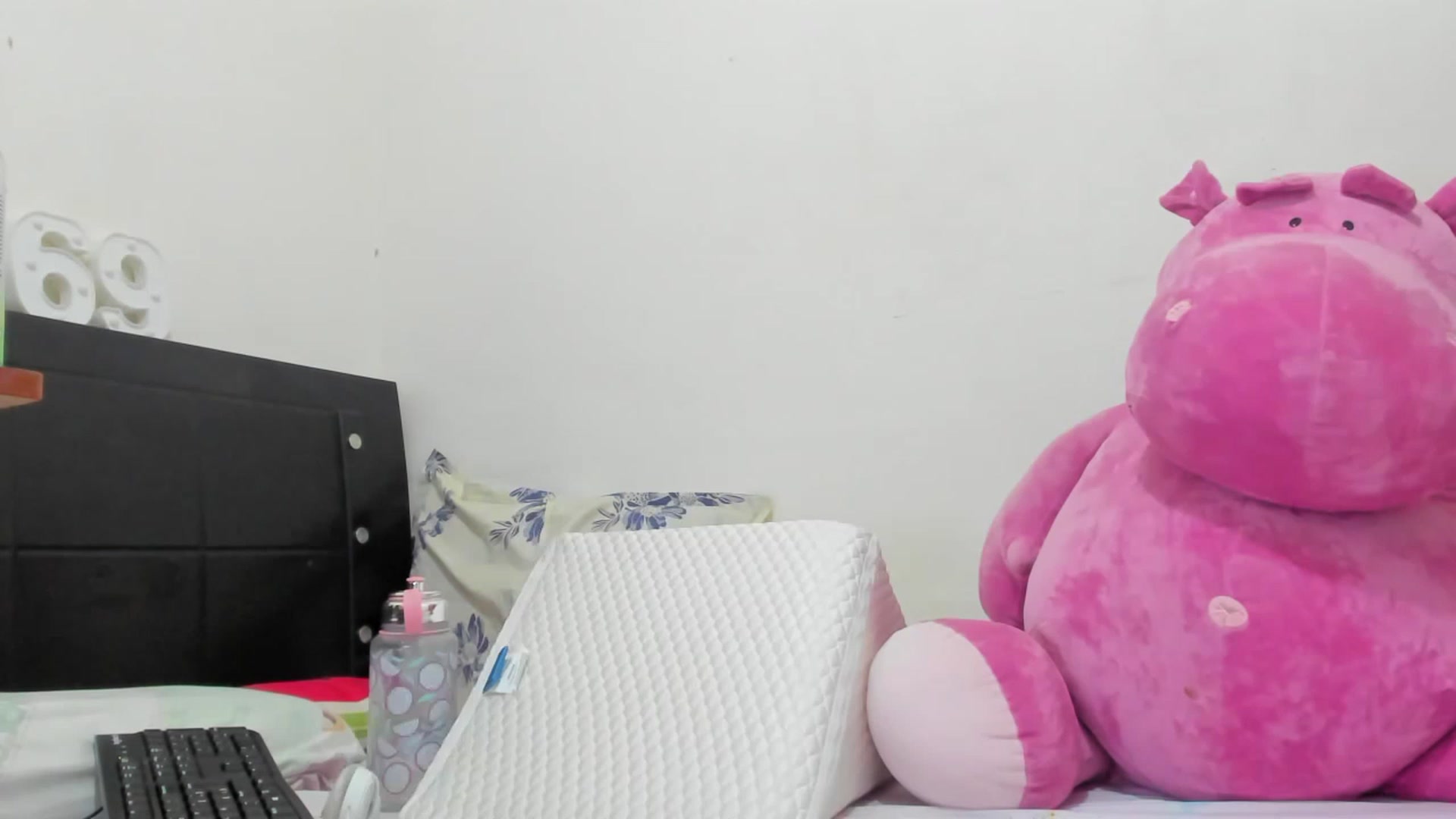 Gallery image thumbnail from rockerlover69's myfreecams stream on, 04/16/2023, 23:24 image 11 of 20
