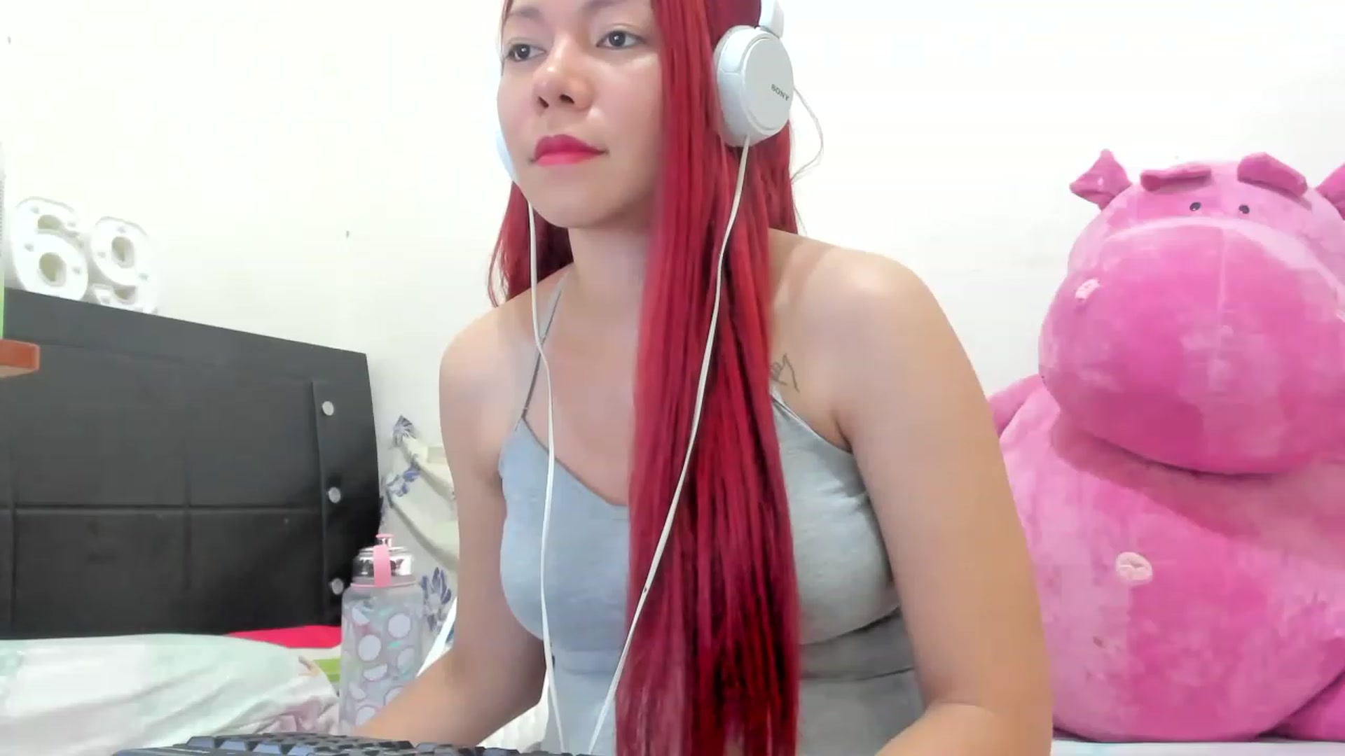 Gallery image thumbnail from rockerlover69's myfreecams stream on, 04/16/2023, 23:24 image 8 of 20