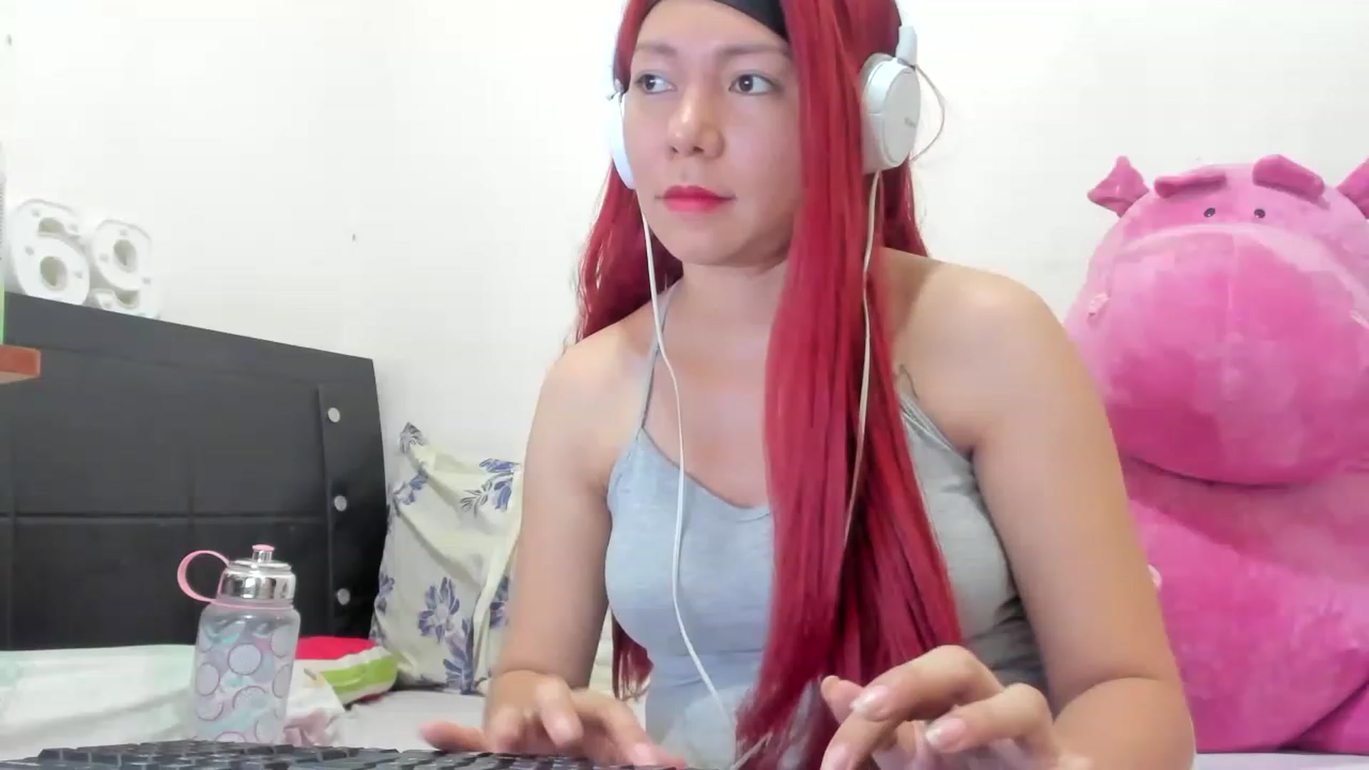 Gallery image thumbnail from rockerlover69's myfreecams stream on, 04/16/2023, 23:24 image 17 of 20