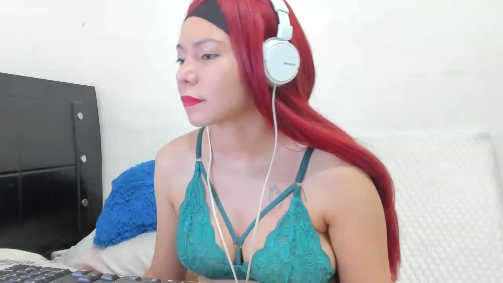 Gallery image thumbnail from rockerlover69's myfreecams stream on, 06/26/2023, 24:00 image 13 of 20