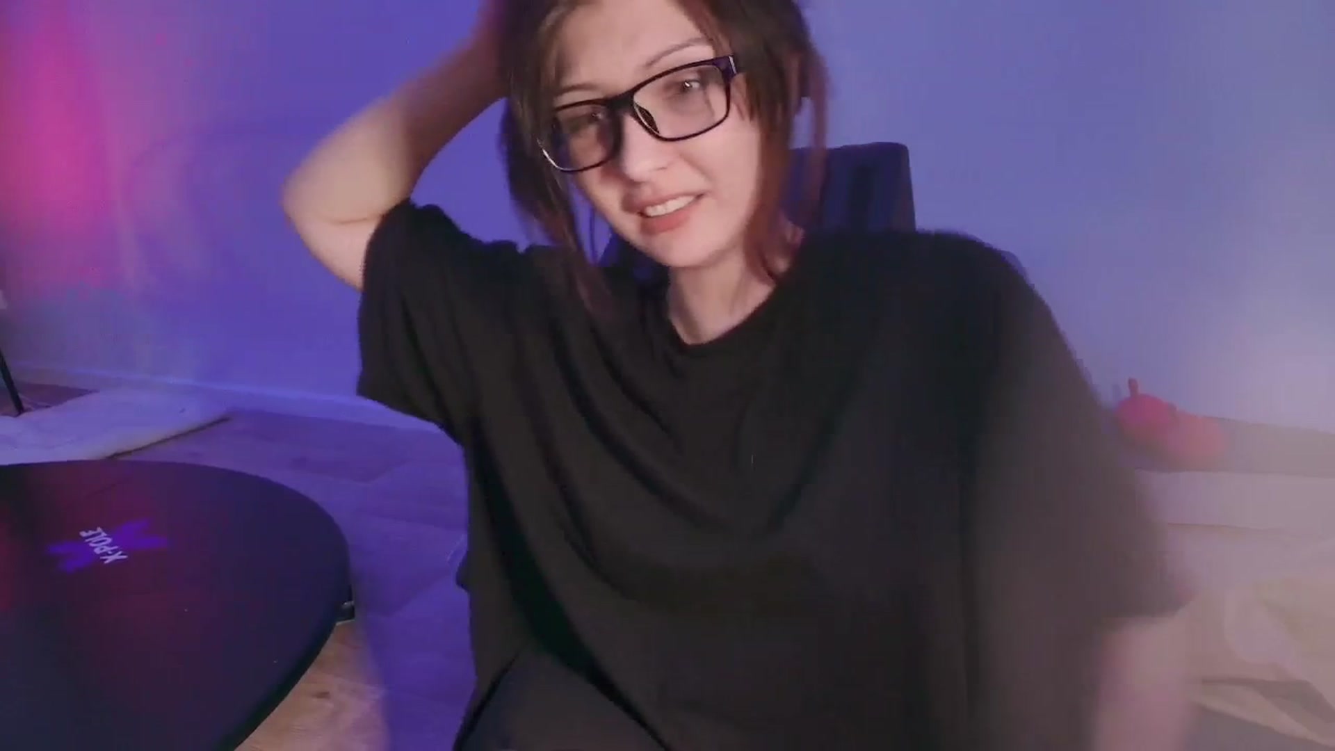 Gallery image thumbnail from room6's myfreecams stream on, 09/27/2025, 05:18 image 2 of 20