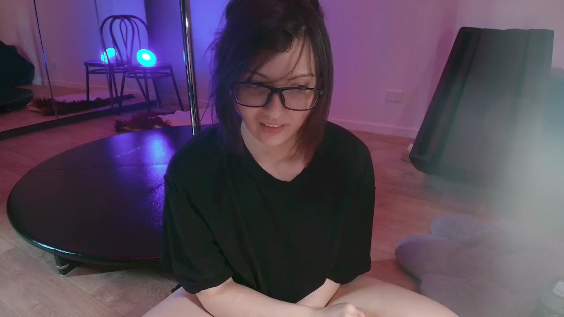 Gallery image thumbnail from room6's myfreecams stream on, 09/27/2025, 05:52 image 12 of 20