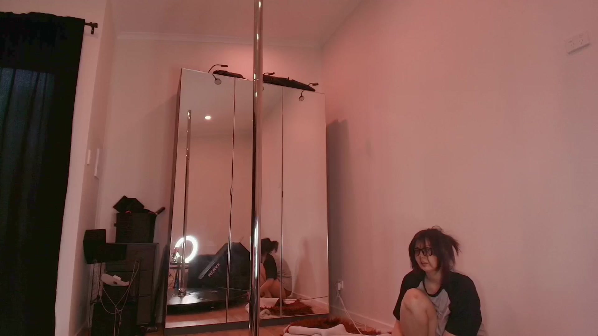 Gallery image thumbnail from room6's myfreecams stream on, 09/28/2025, 04:10 image 15 of 20
