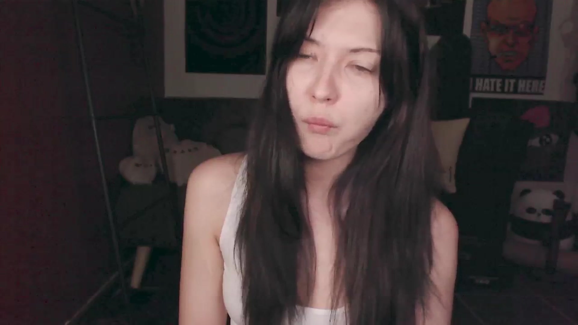 Gallery image thumbnail from roomroomroom's myfreecams stream on, 03/30/2025, 23:12 image 18 of 20