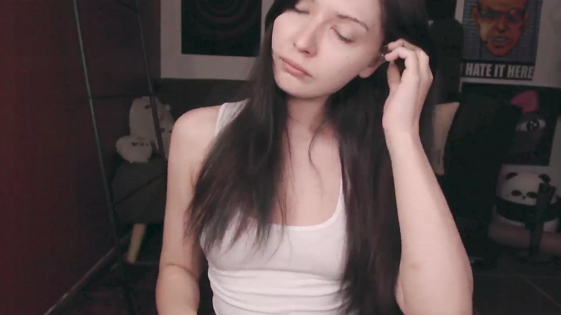 Gallery image thumbnail from roomroomroom's myfreecams stream on, 03/30/2025, 23:12 image 7 of 20