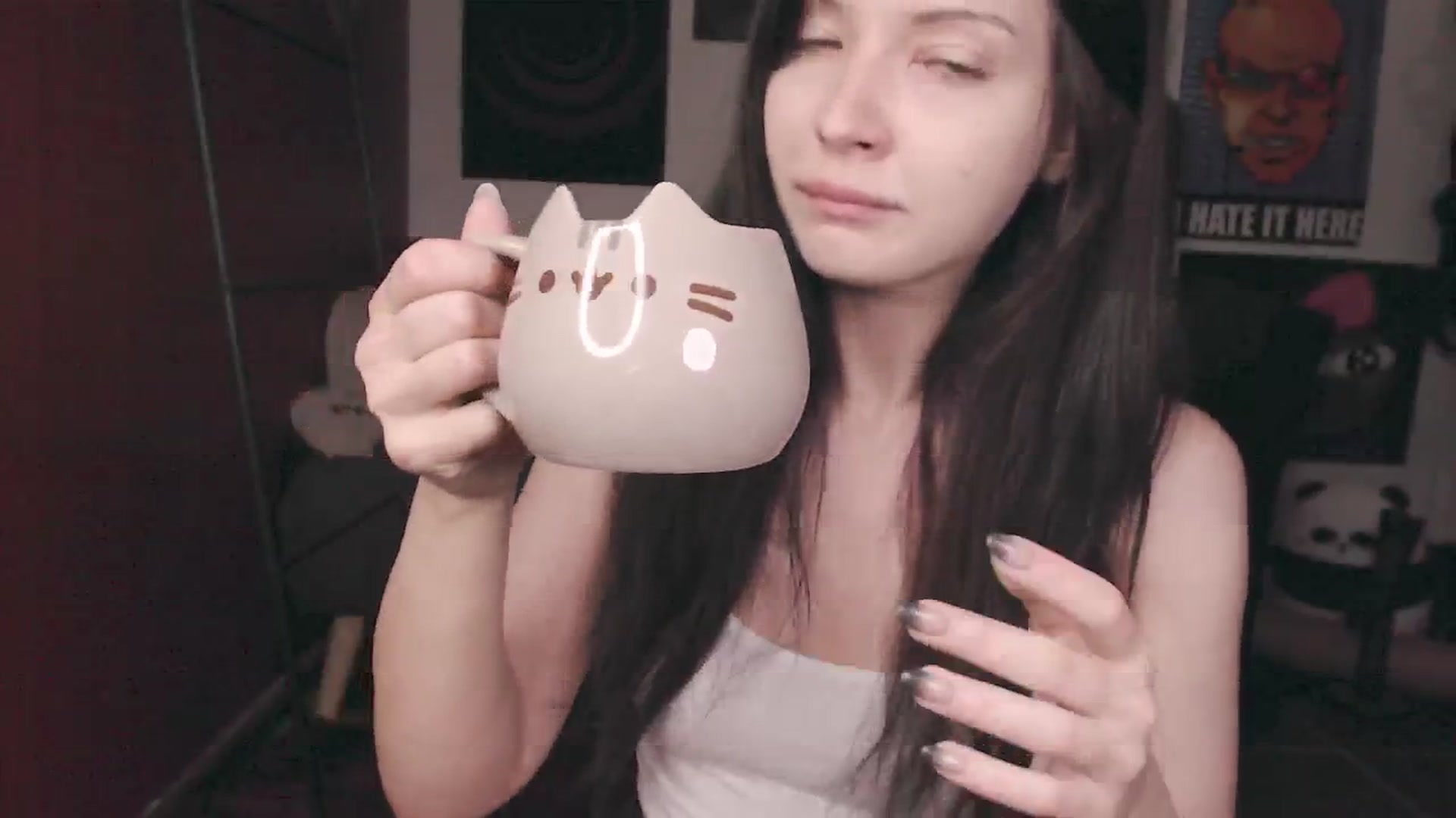 Gallery image thumbnail from roomroomroom's myfreecams stream on, 03/30/2025, 23:12 image 4 of 20
