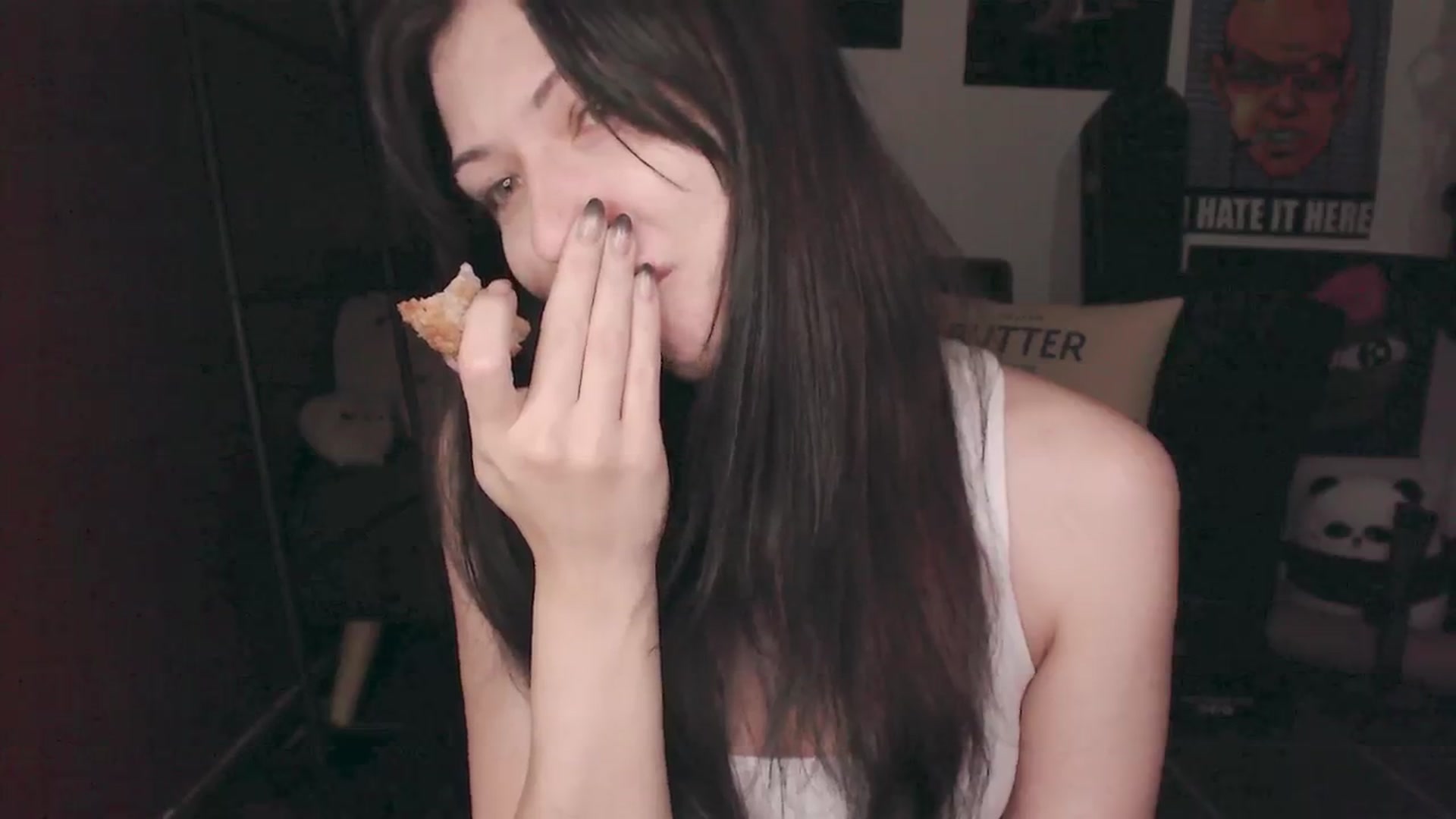Gallery image thumbnail from roomroomroom's myfreecams stream on, 03/30/2025, 23:12 image 17 of 20