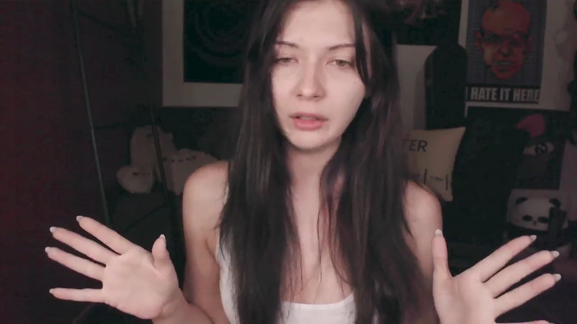 Gallery image thumbnail from roomroomroom's myfreecams stream on, 03/30/2025, 23:12 image 16 of 20