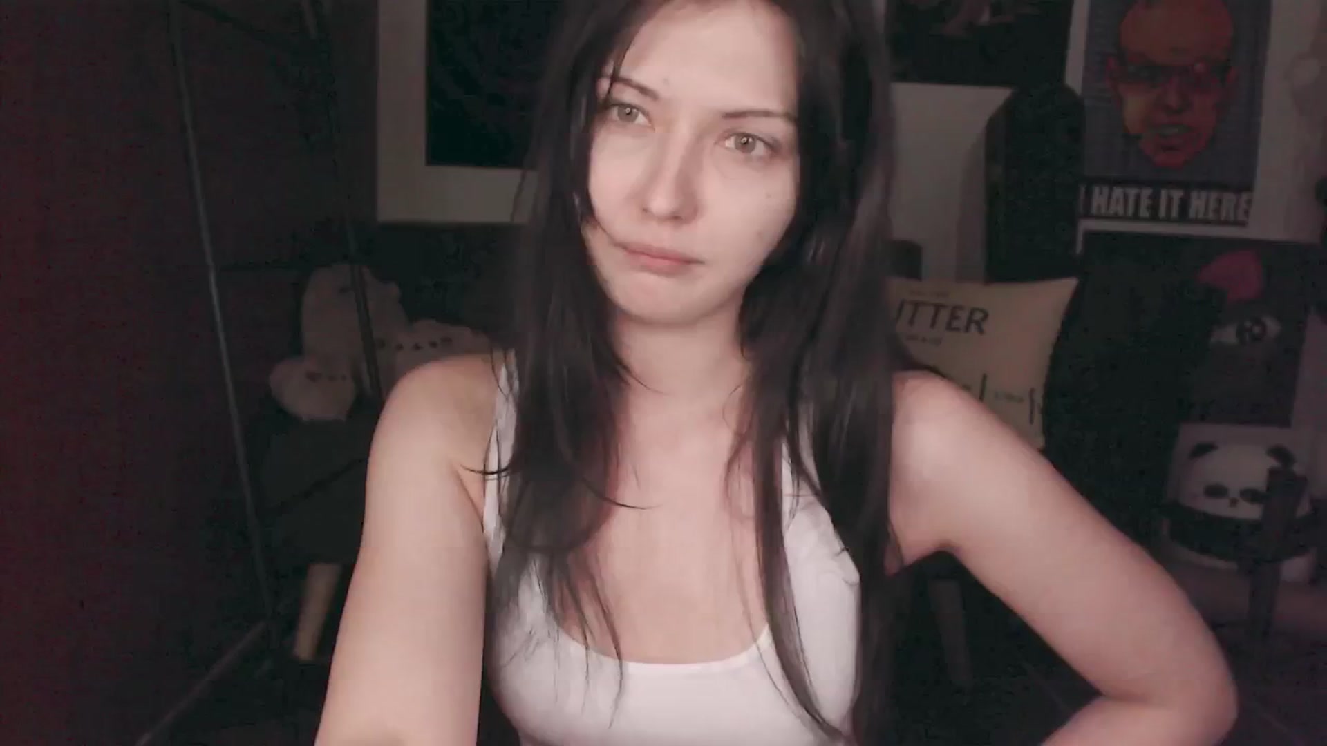 Gallery image thumbnail from roomroomroom's myfreecams stream on, 03/31/2025, 01:19 image 5 of 20