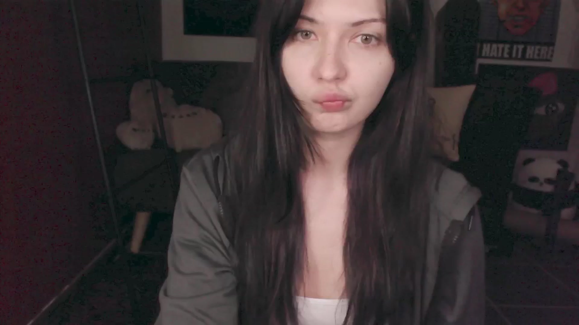 Gallery image thumbnail from roomroomroom's myfreecams stream on, 03/31/2025, 01:19 image 2 of 20