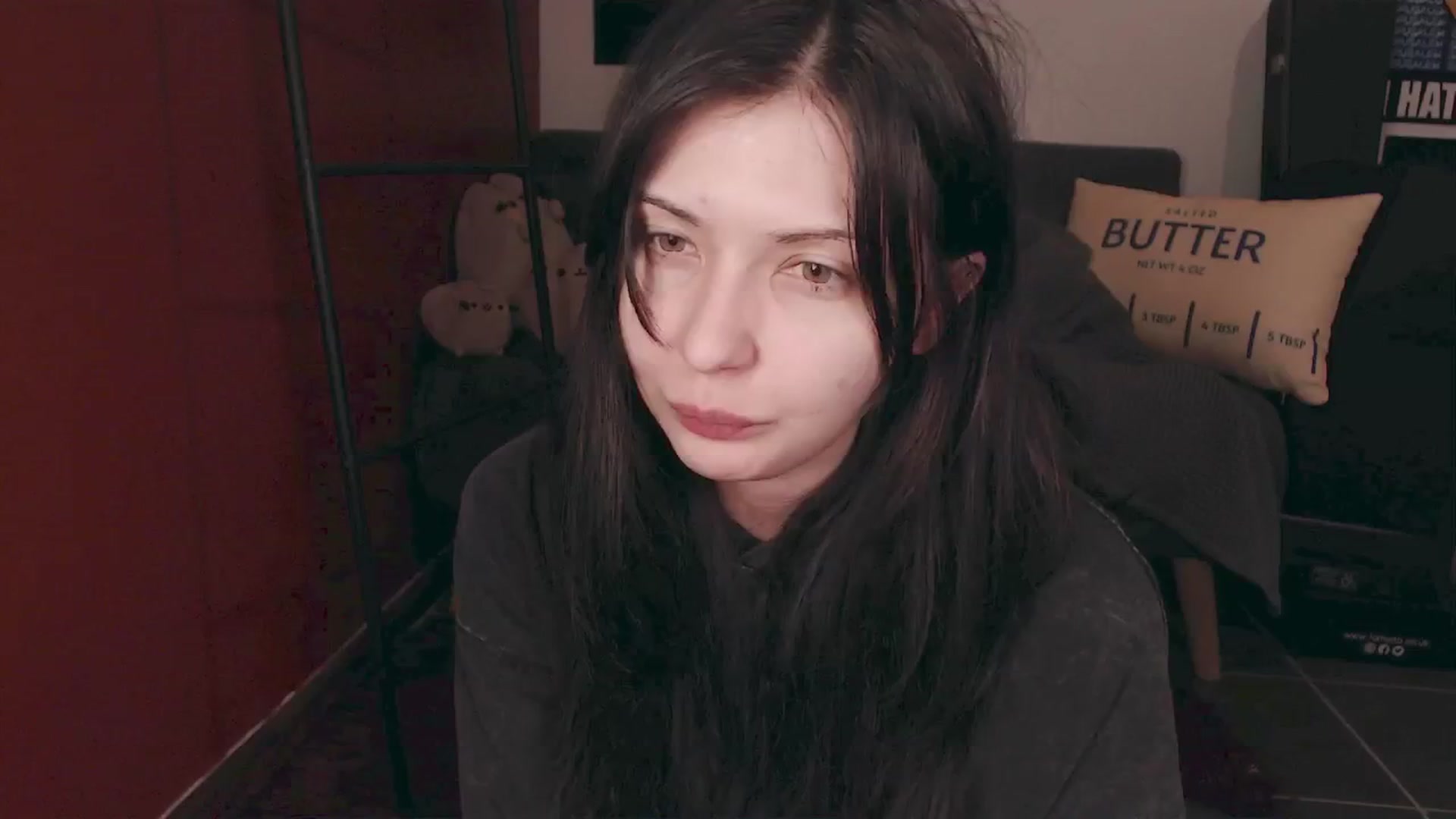 Gallery image thumbnail from roomroomroom's myfreecams stream on, 03/31/2025, 06:02 image 2 of 20