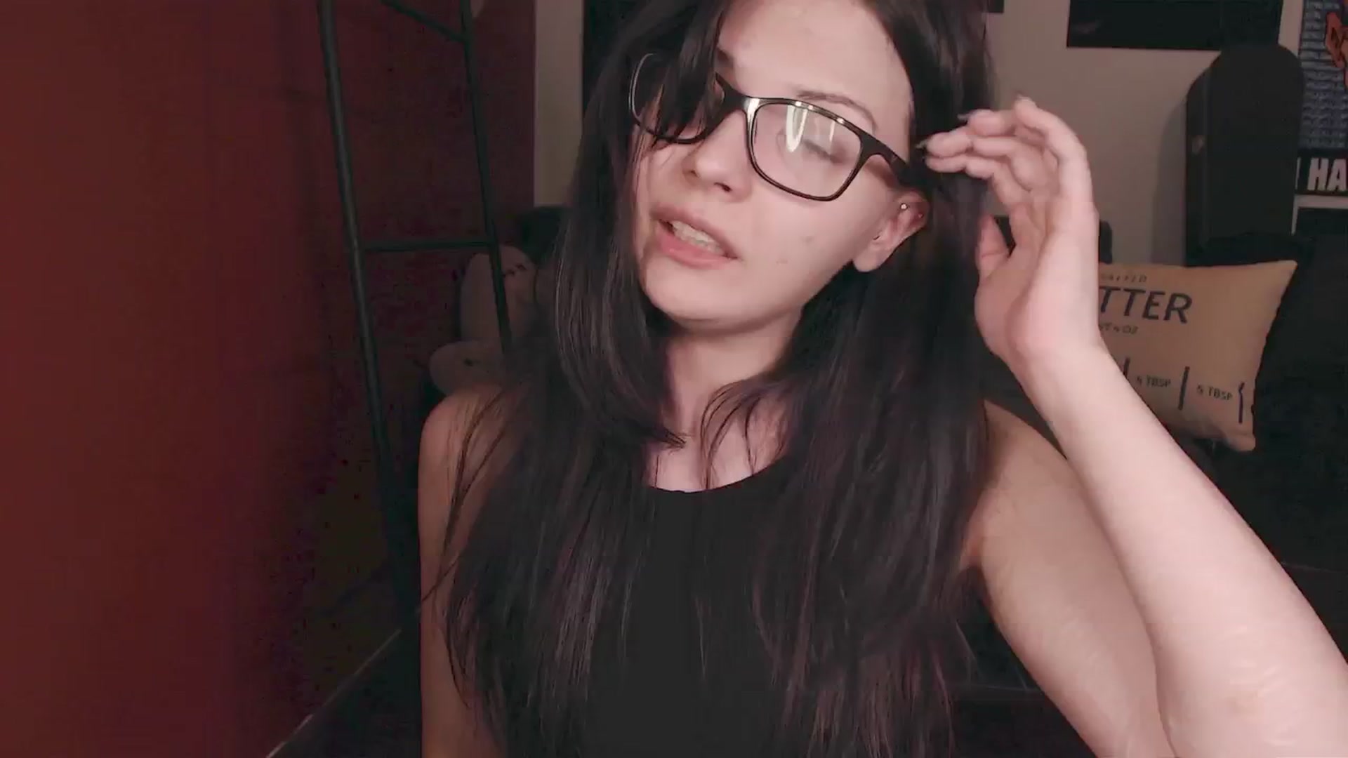 Gallery image thumbnail from roomroomroom's myfreecams stream on, 03/31/2025, 06:02 image 19 of 20
