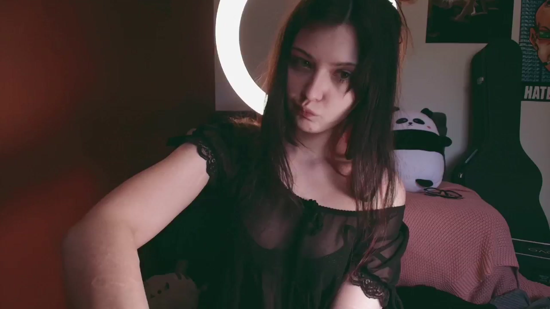 Gallery image thumbnail from roomt's myfreecams stream on, 03/09/2025, 03:00 image 10 of 20