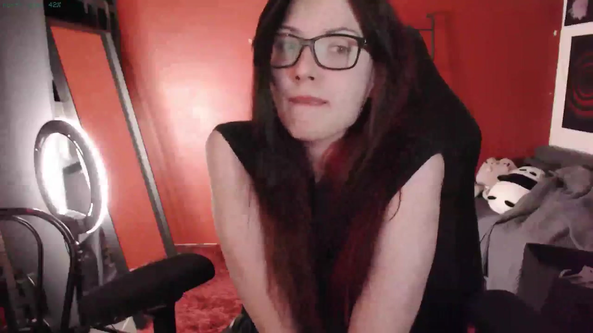 Gallery image thumbnail from roomtoavois's myfreecams stream on, 03/25/2025, 02:25 image 8 of 20